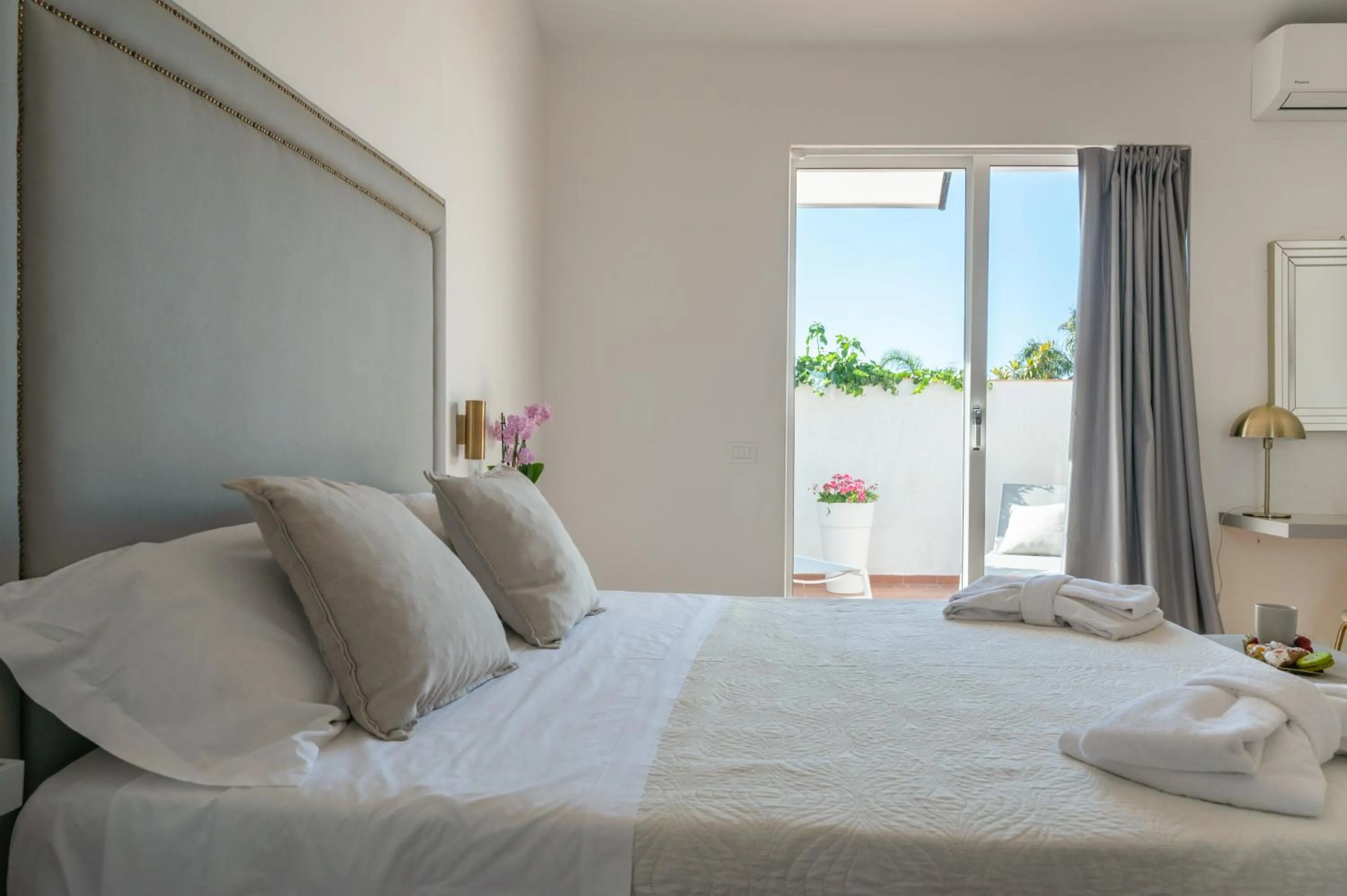 Bedroom, Bed in Villa Megna - Green Paradise B&B