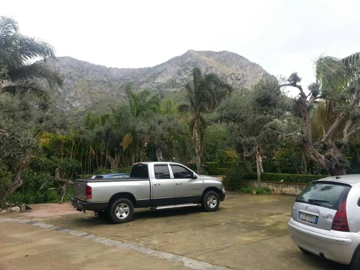 Parking in Villa Megna - Green Paradise B&B