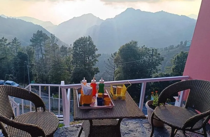 Patio in The Green Valley Resort Kanatal