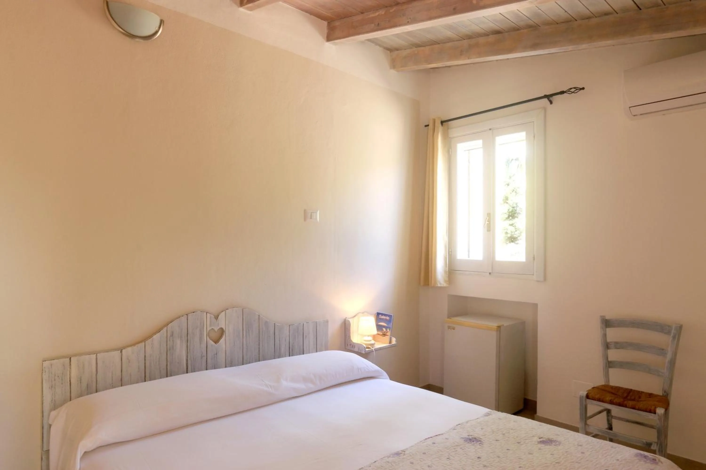 Property building, Bed in Allu Ruvezzu
