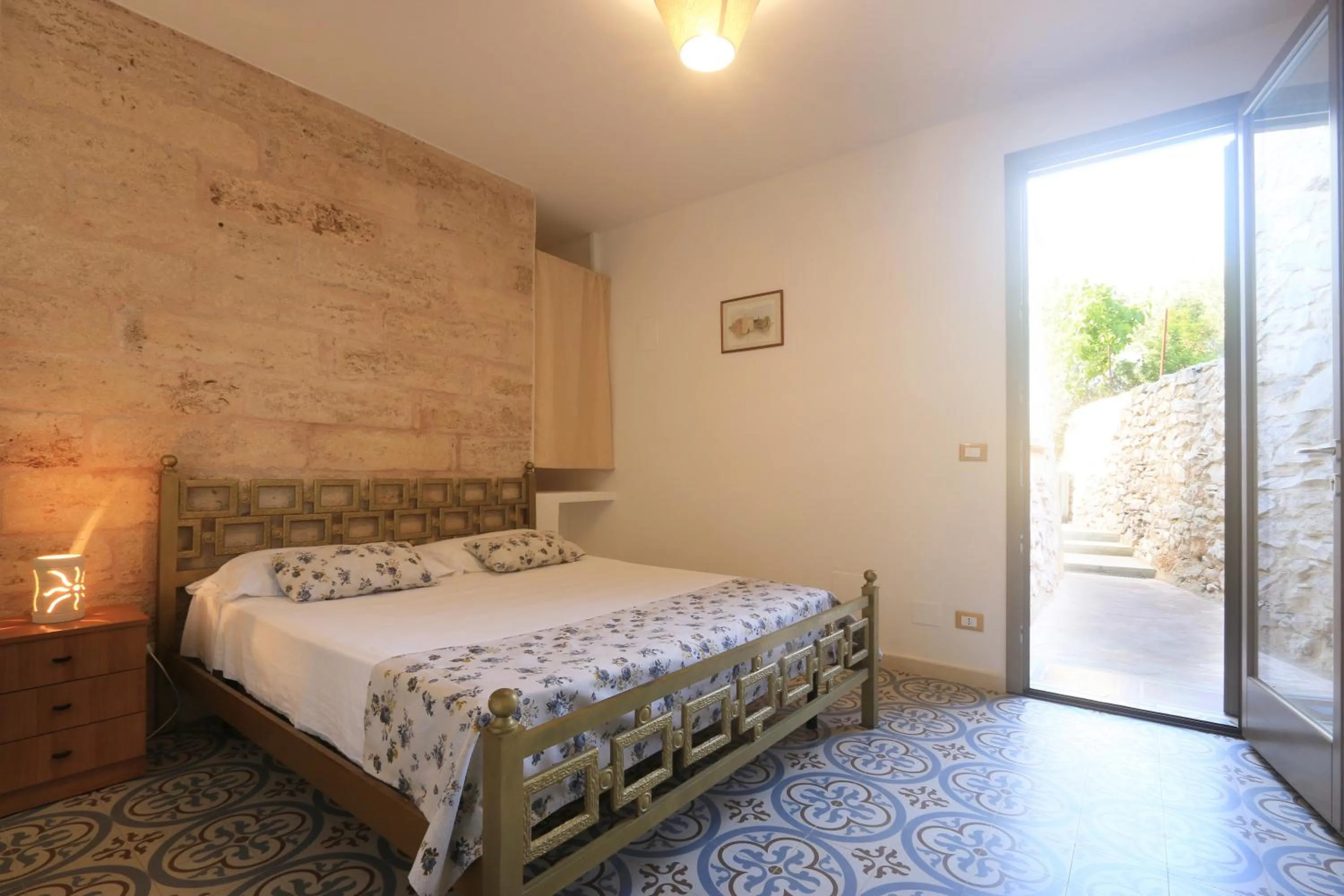 Bed in Allu Ruvezzu