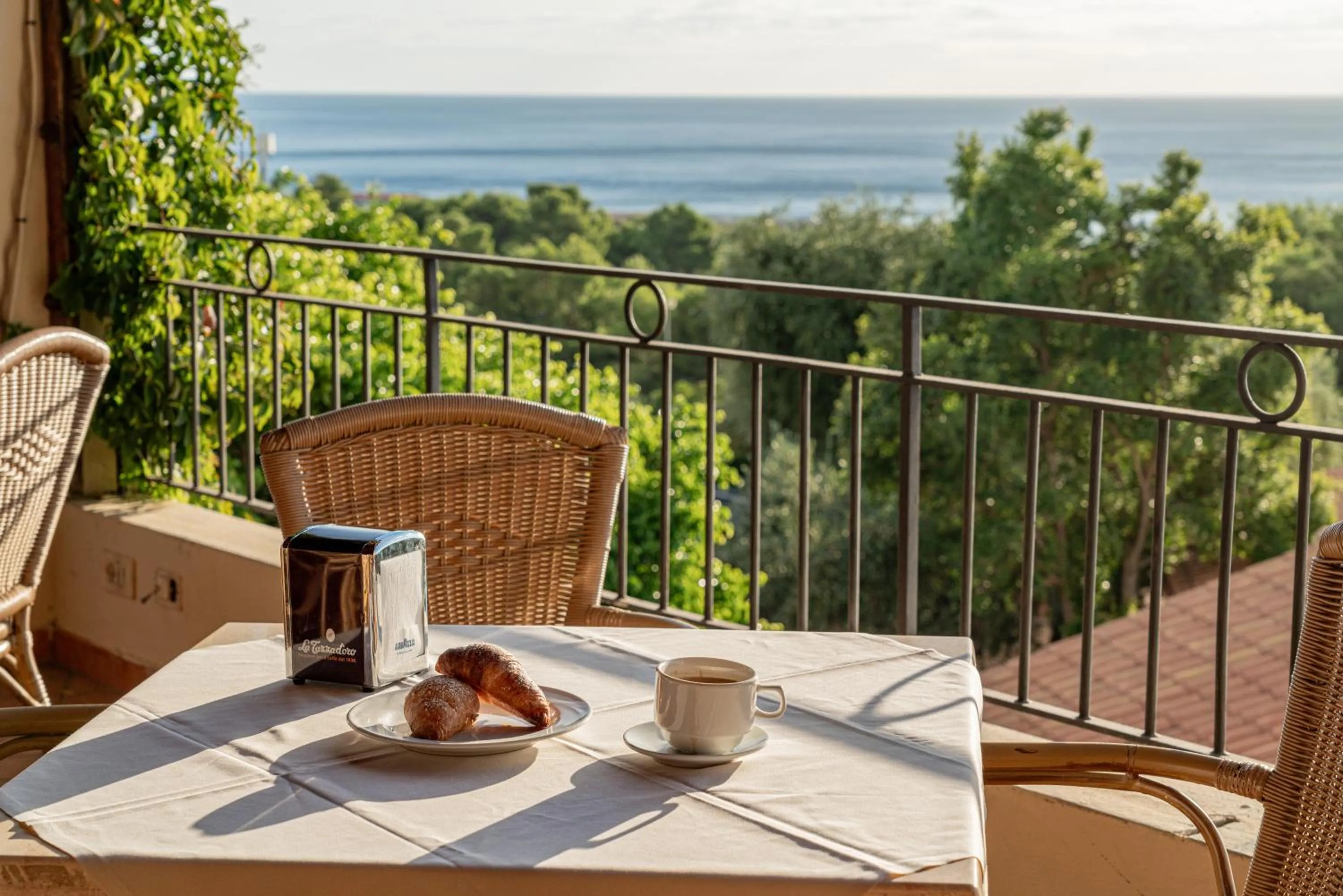 Restaurant/places to eat in Club Esse Cala Gonone