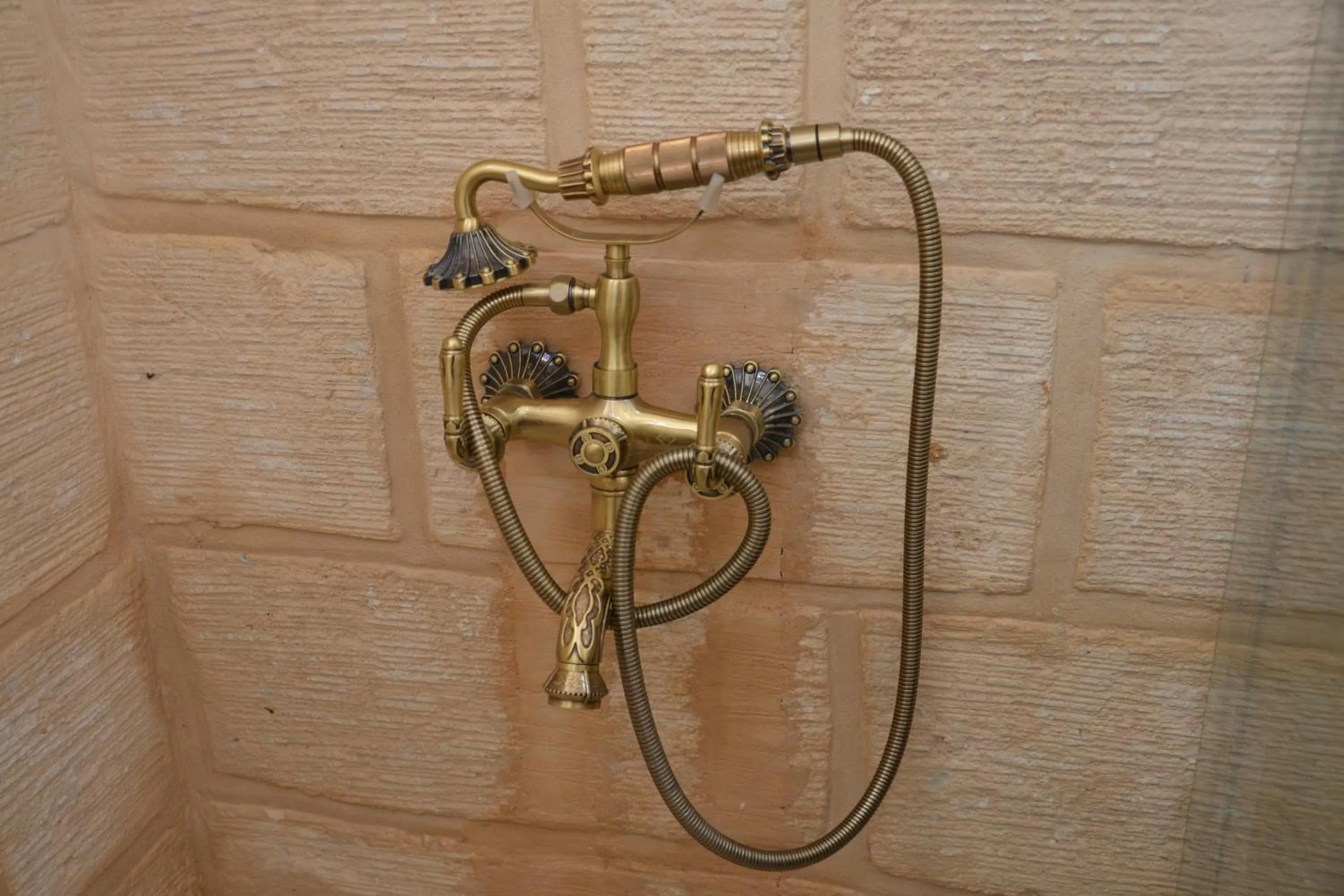 Shower in Mehmet Bey Konağı Butik Otel