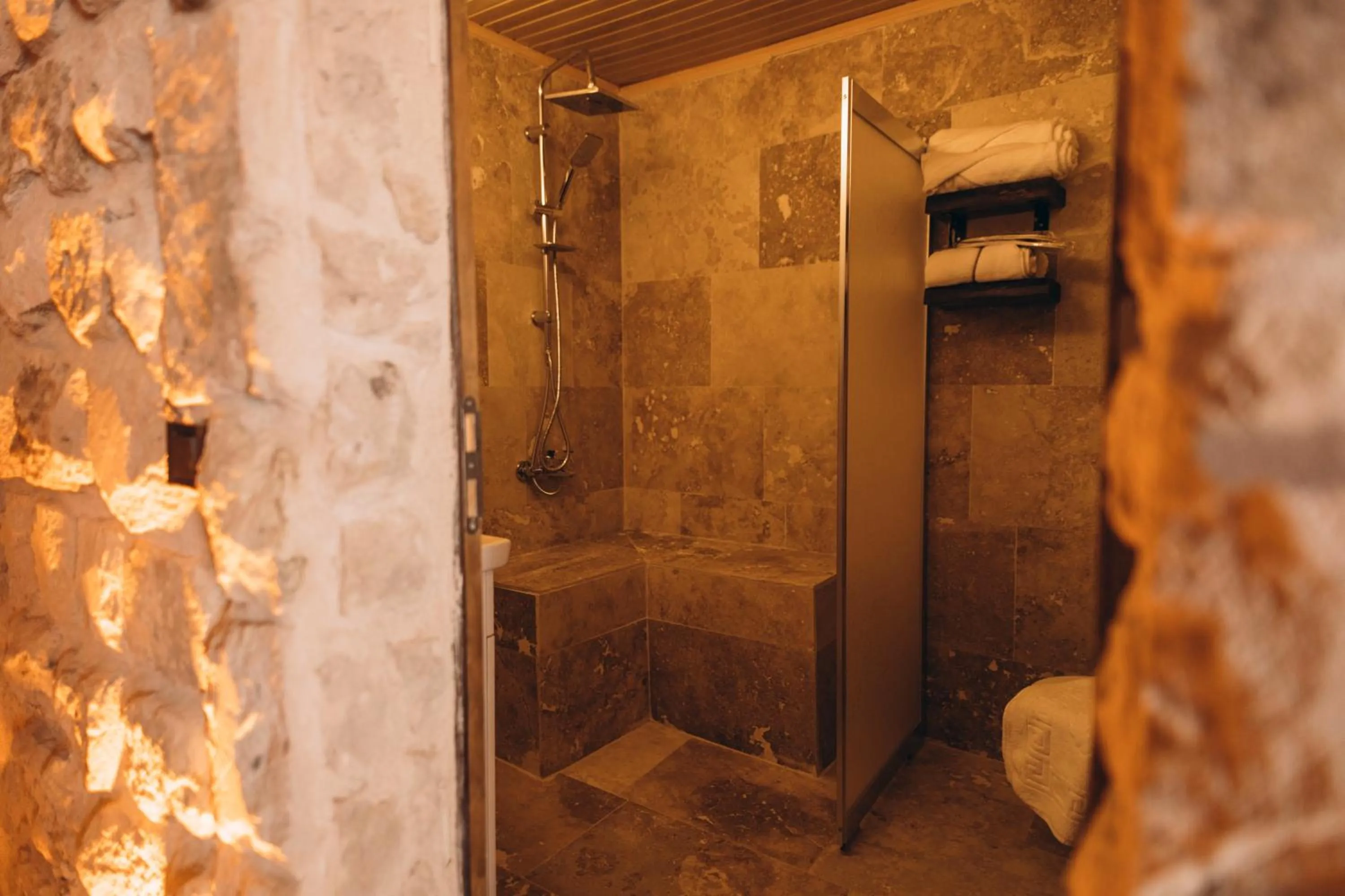 Shower in İsadora Cave Cappadocia