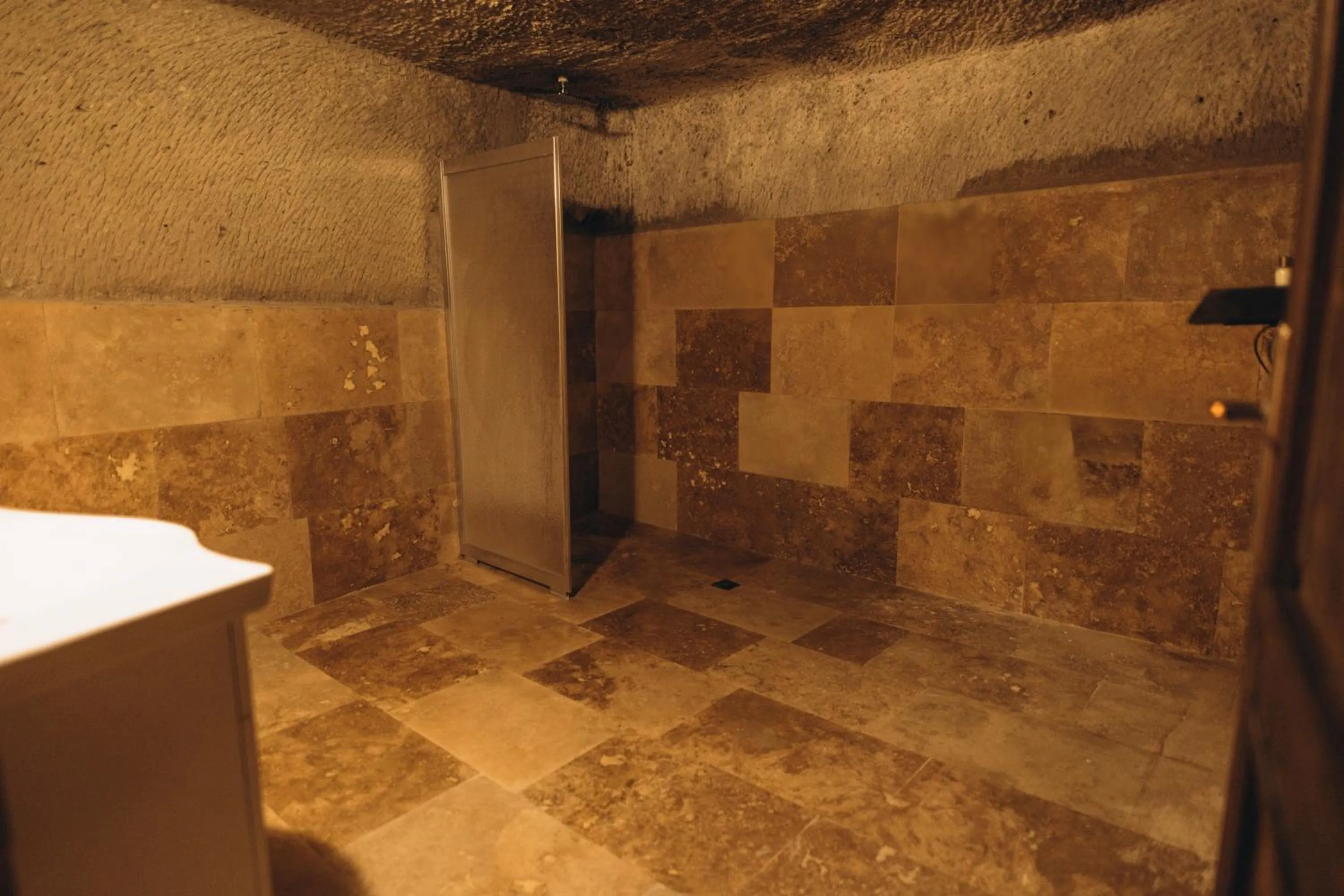 Shower in İsadora Cave Cappadocia