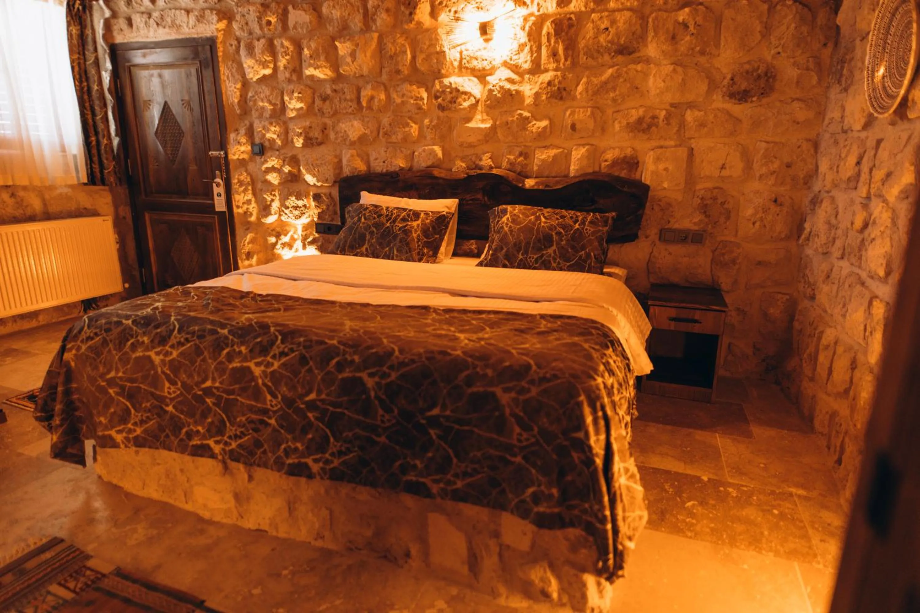 Bed in İsadora Cave Cappadocia