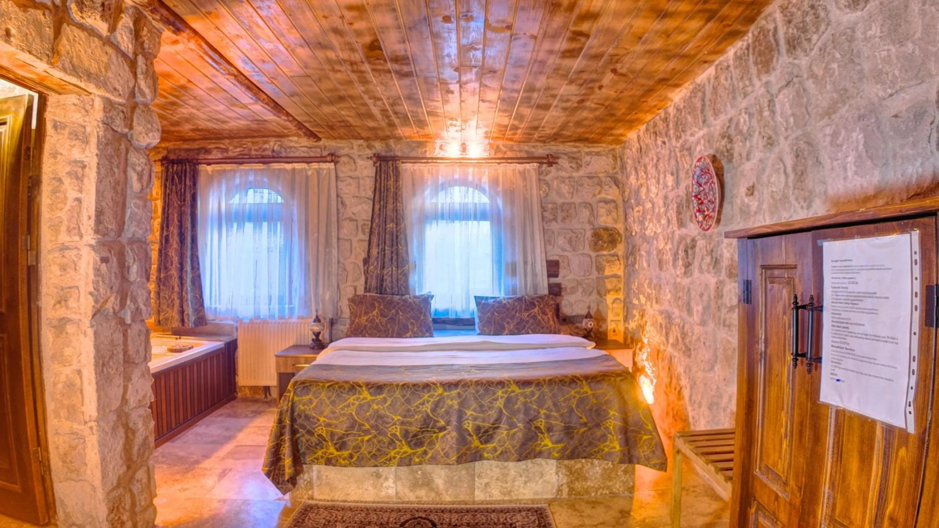 Bed in İsadora Cave Cappadocia