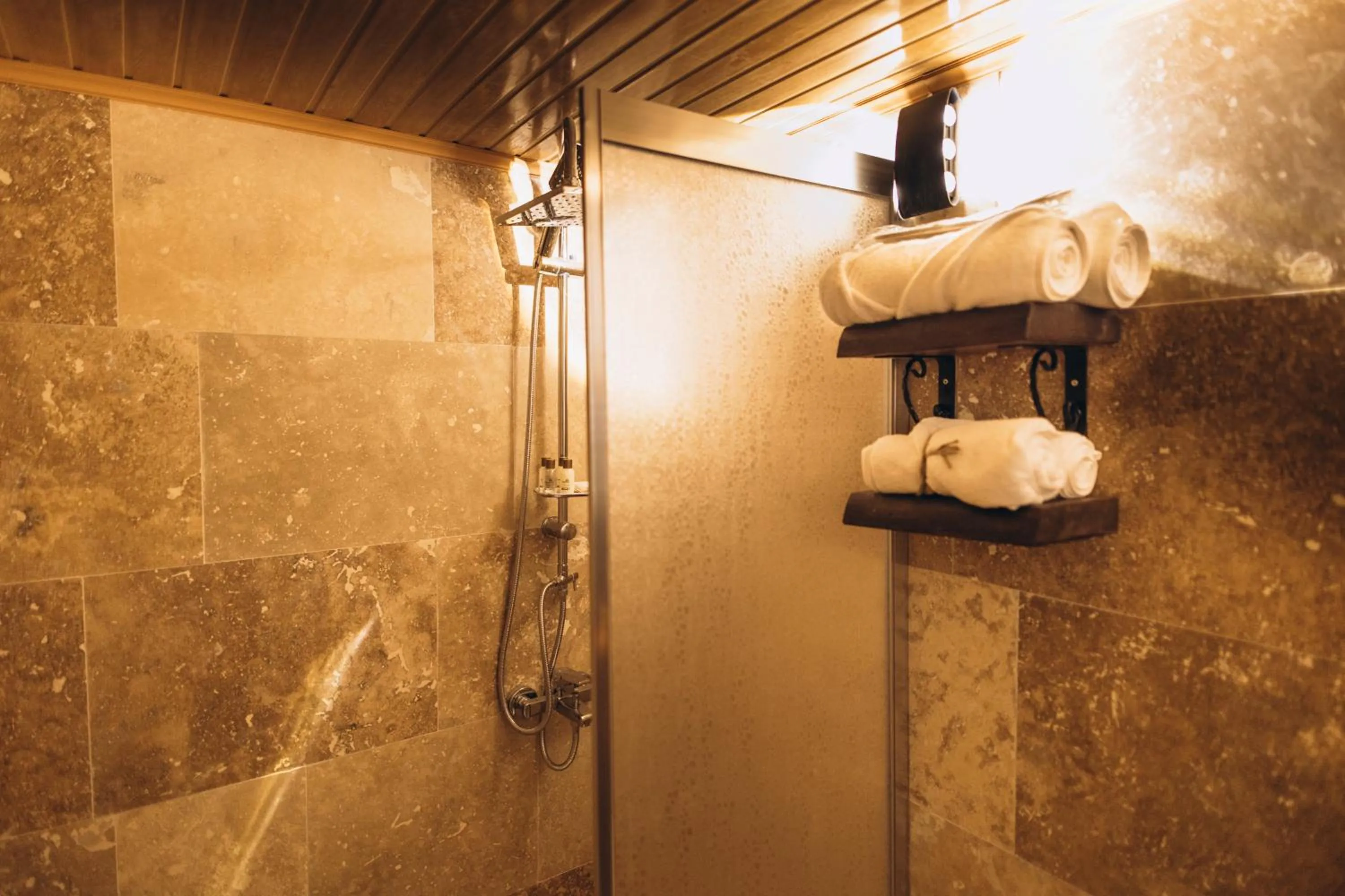 Shower in İsadora Cave Cappadocia