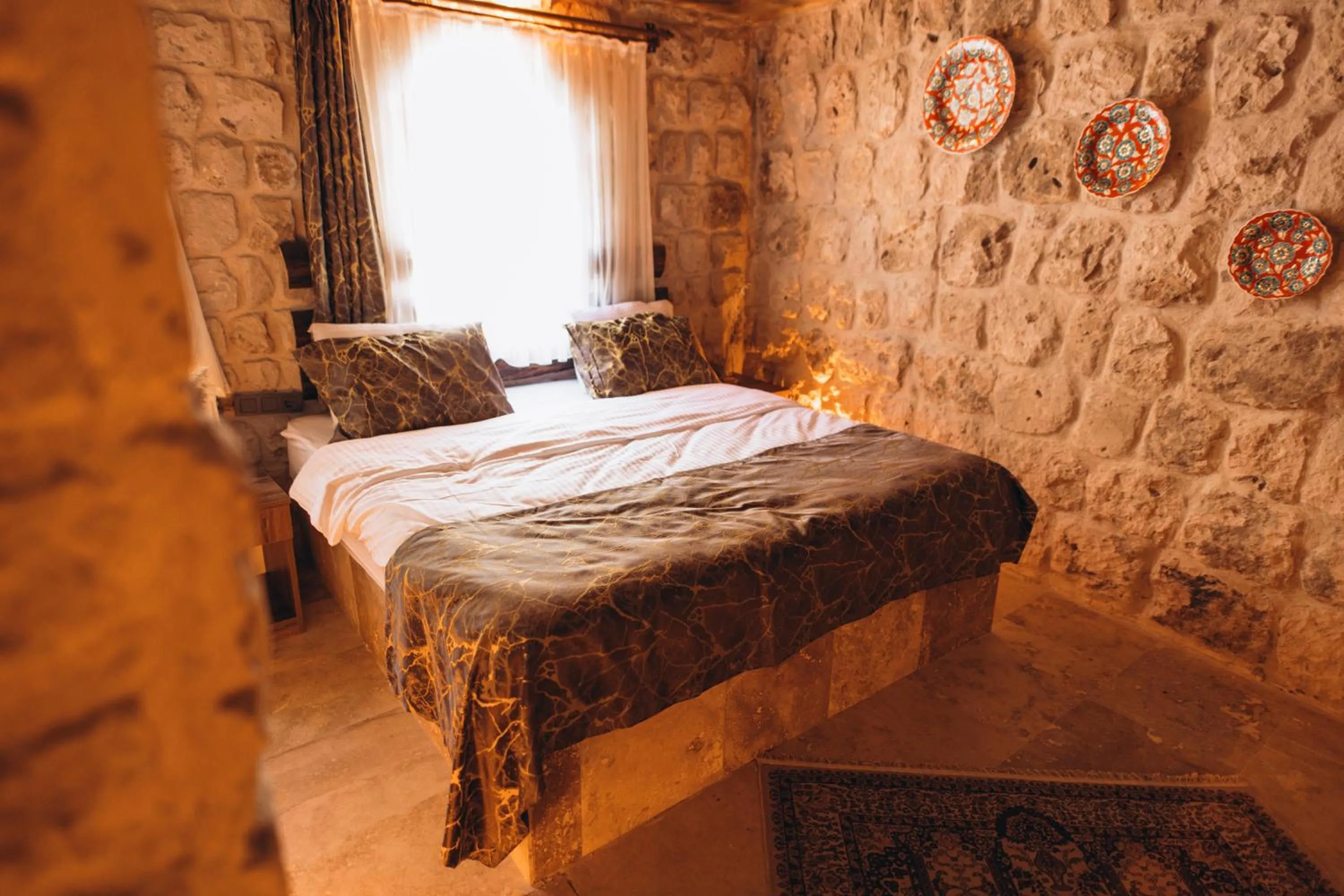 Bed in İsadora Cave Cappadocia