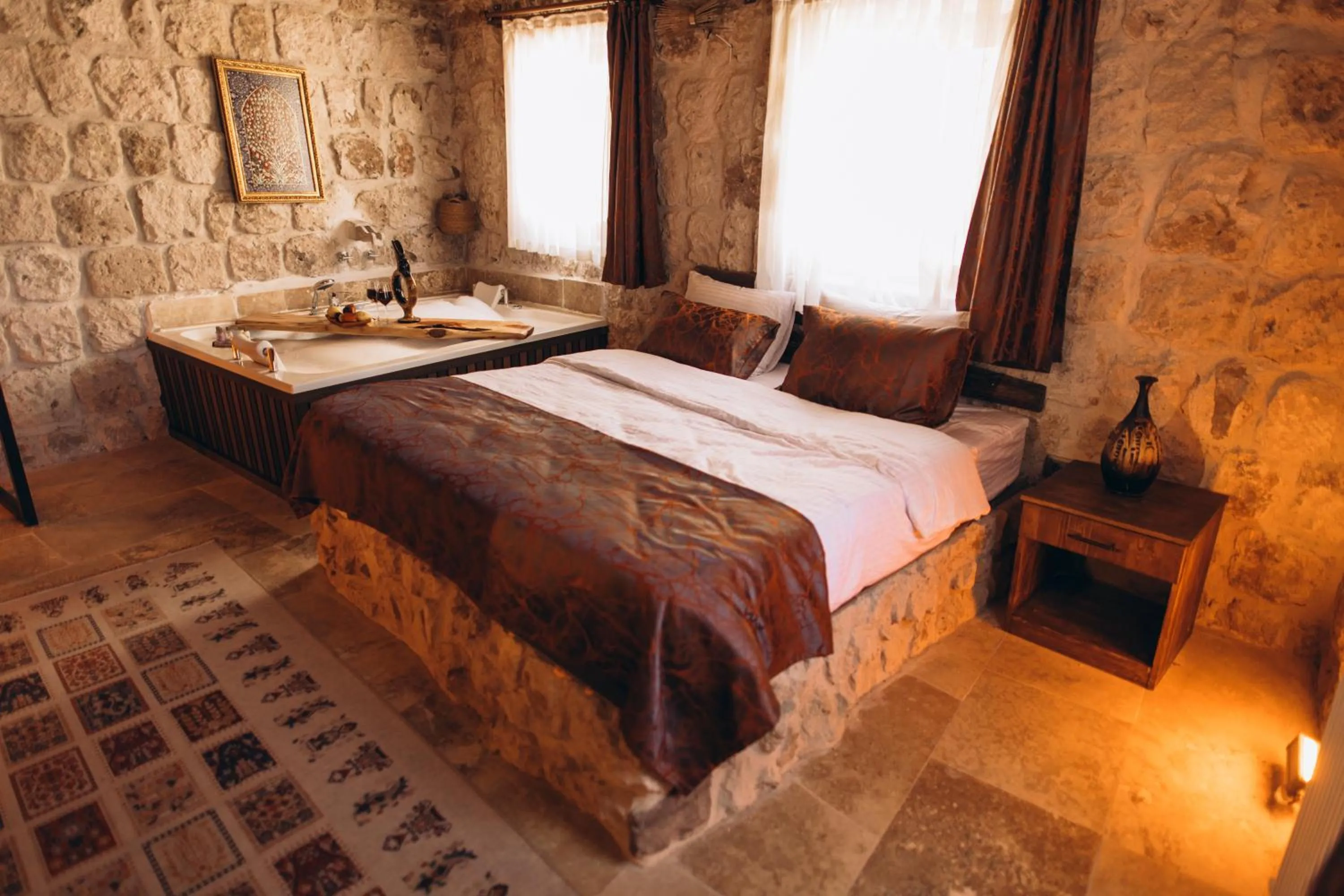 Bed in İsadora Cave Cappadocia