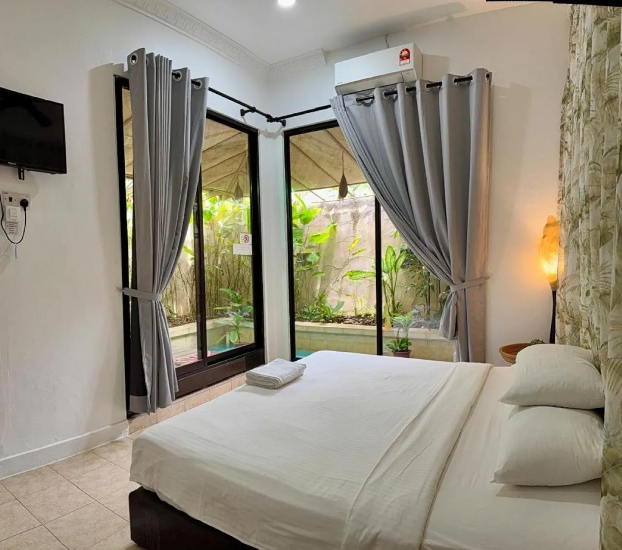 Bed in Ardour Lodge "B" Wing