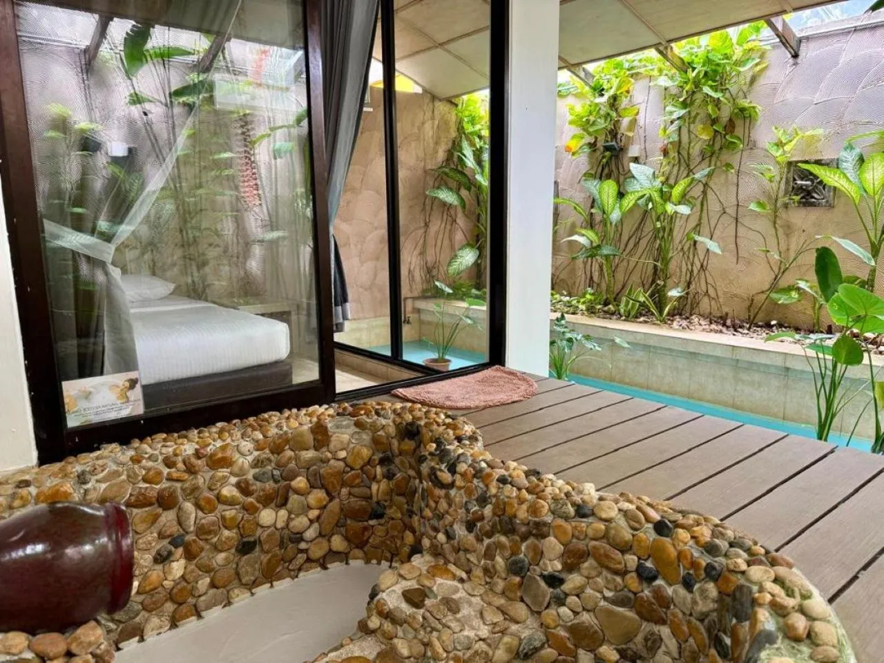 Patio in Ardour Lodge "B" Wing