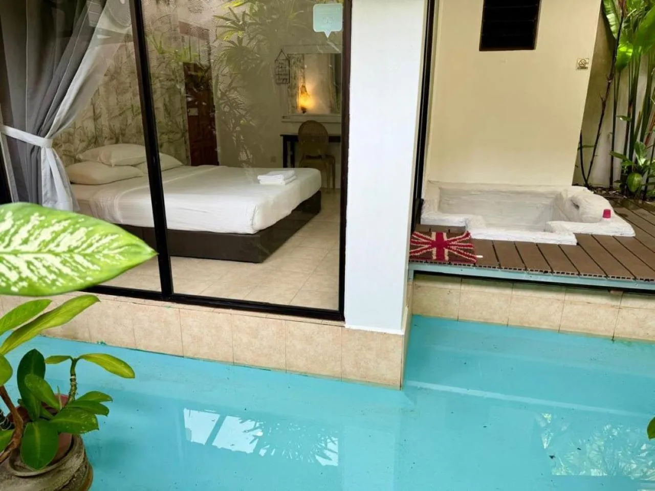 Patio, Bed in Ardour Lodge "B" Wing