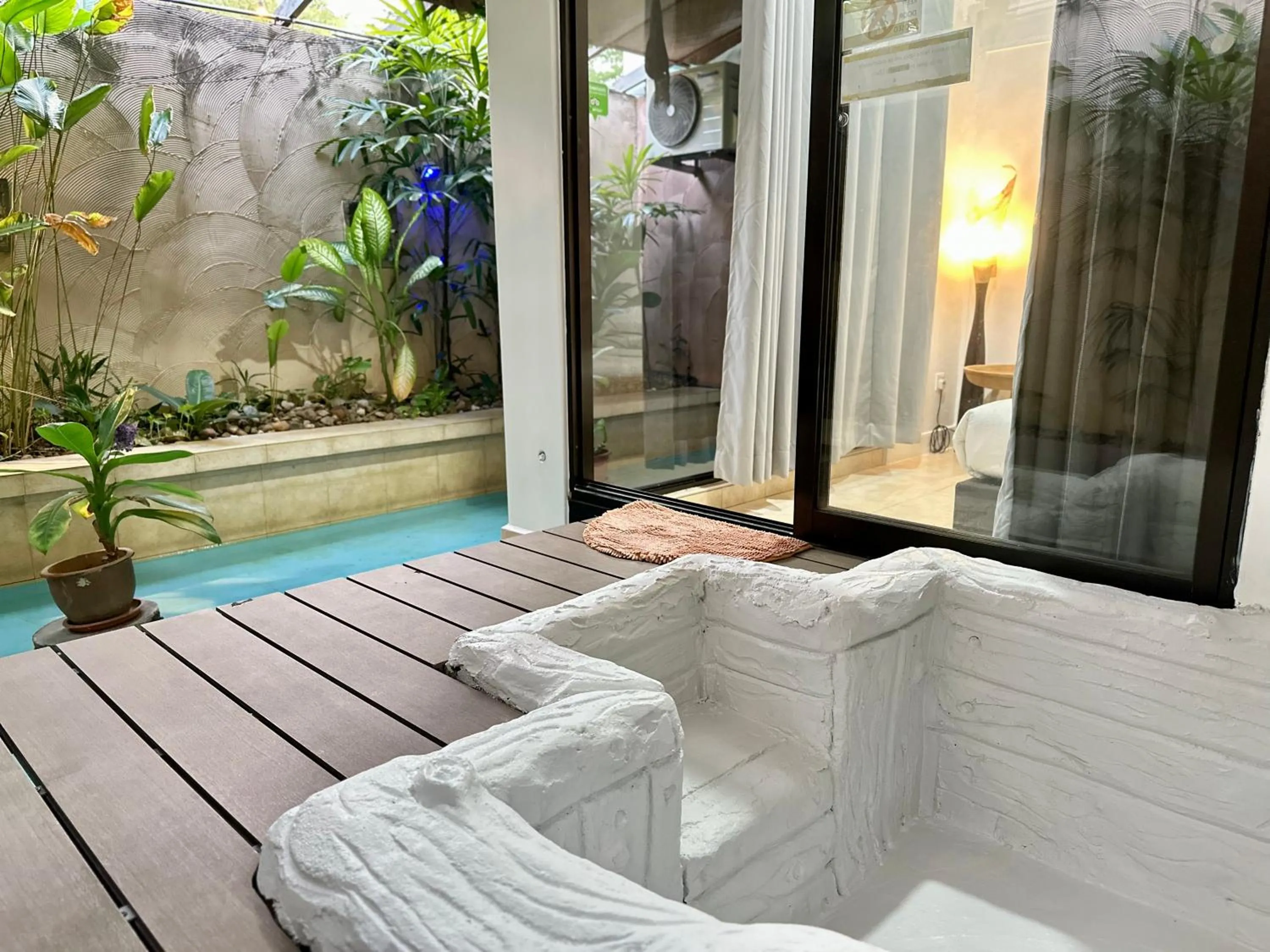 Patio in Ardour Lodge "B" Wing