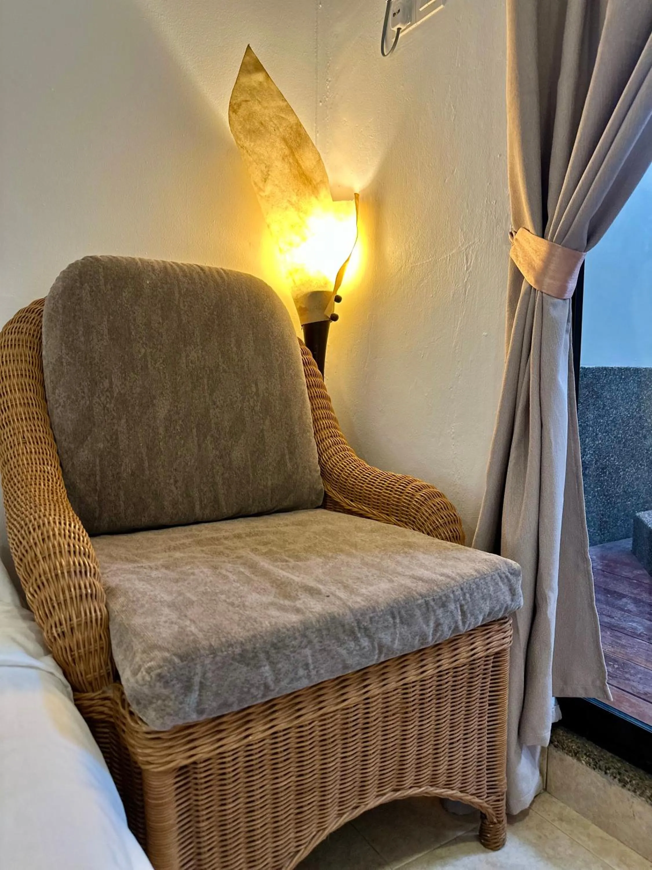 Seating area in Ardour Lodge "B" Wing