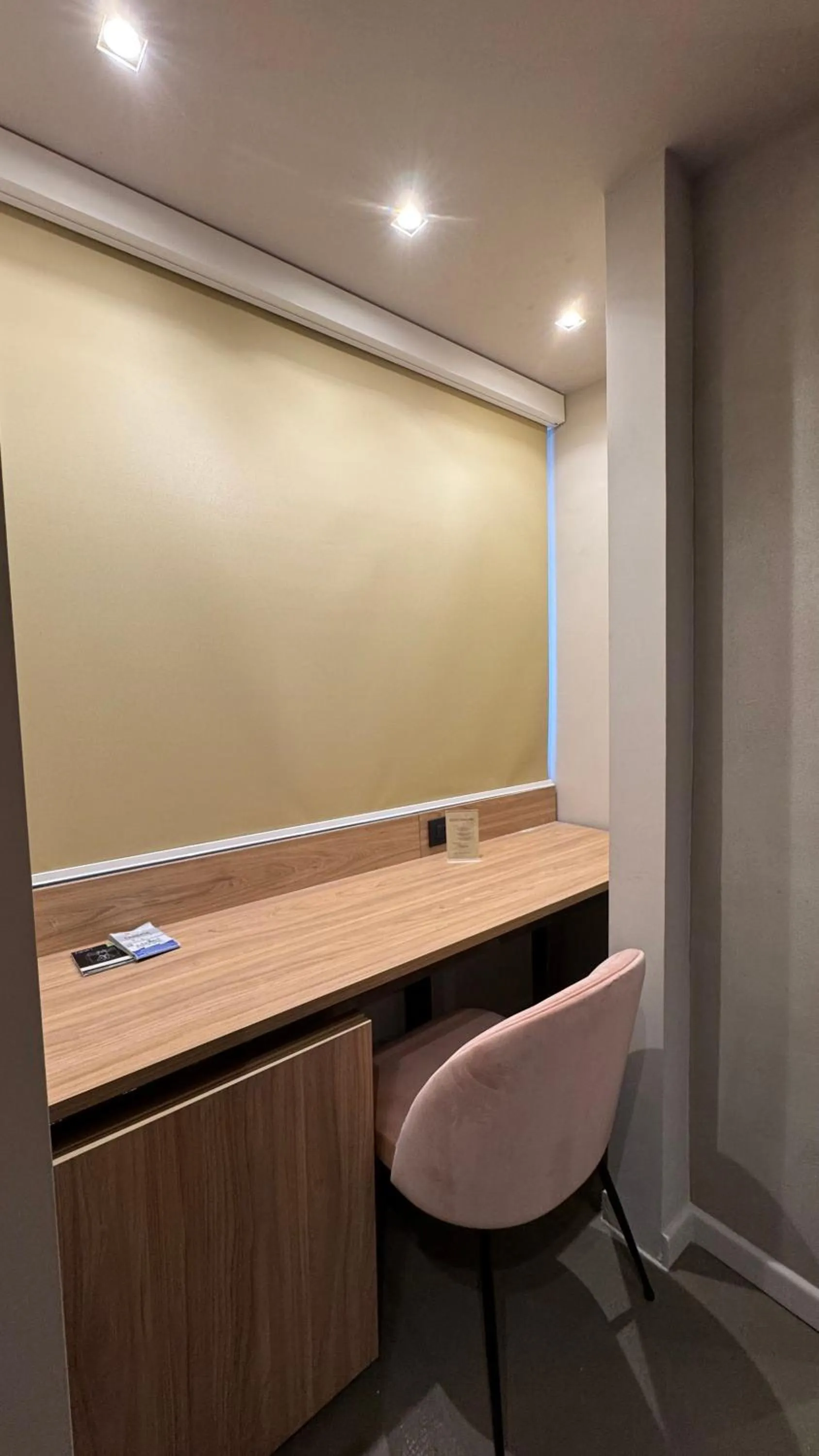 Breakfast in Tropicana Room