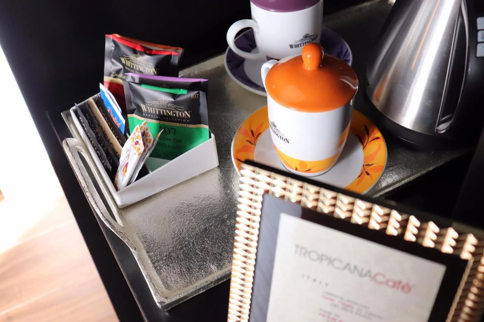 Coffee/tea facilities in Tropicana Room