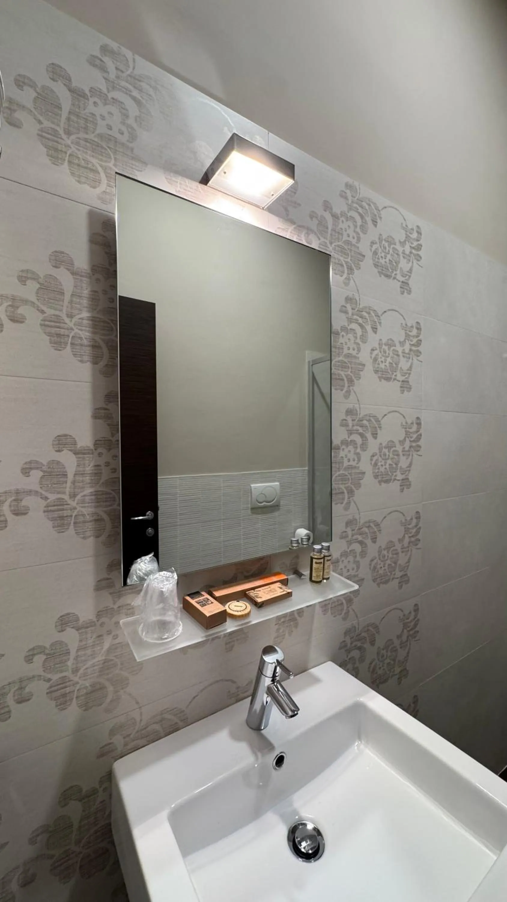 Bathroom in Tropicana Room