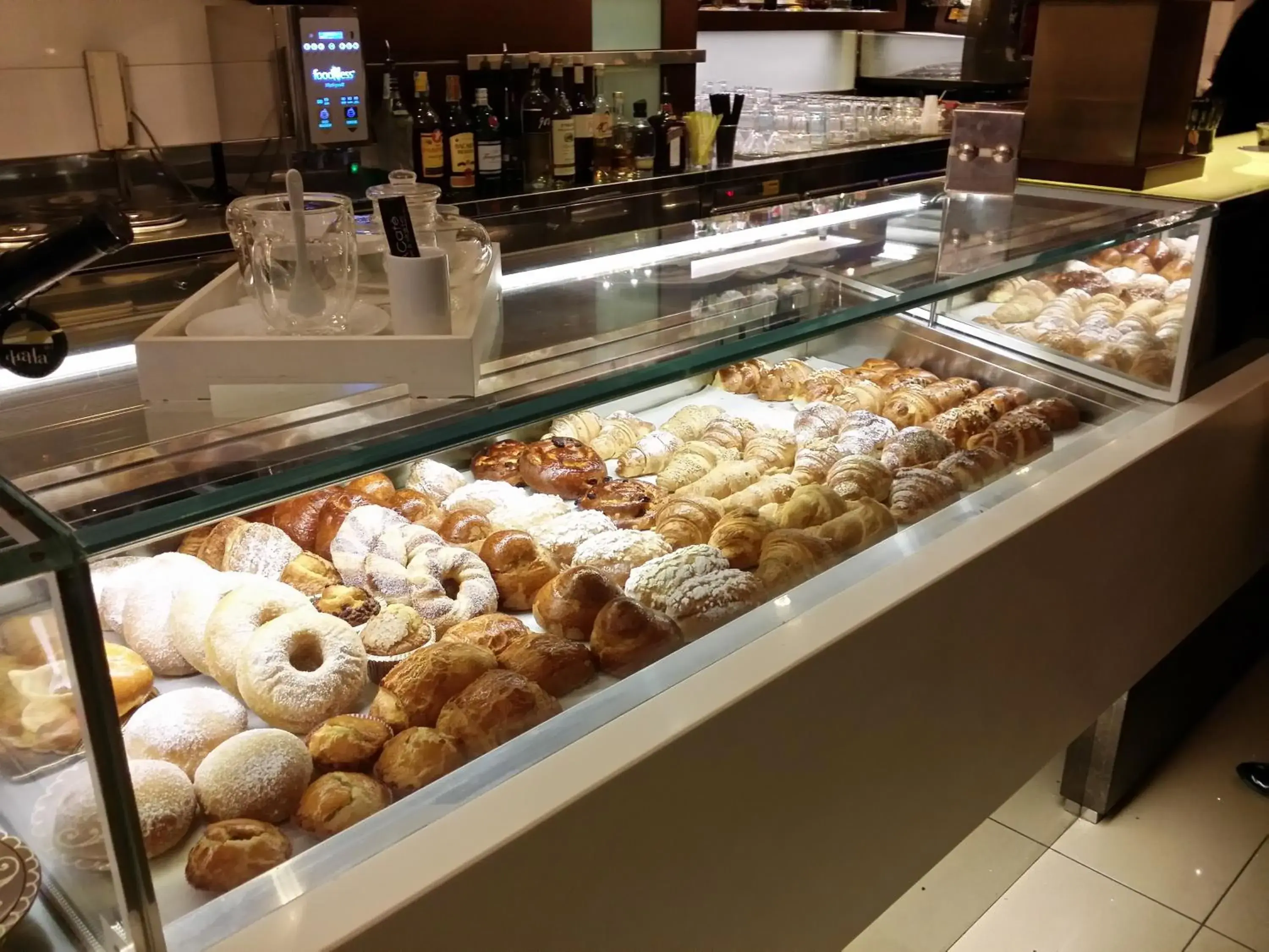 Deluxe Single Room with Balcony - single occupancy in Tropicana Room Deluxe Single Room with Balcony - single occupancy in Tropicana Room