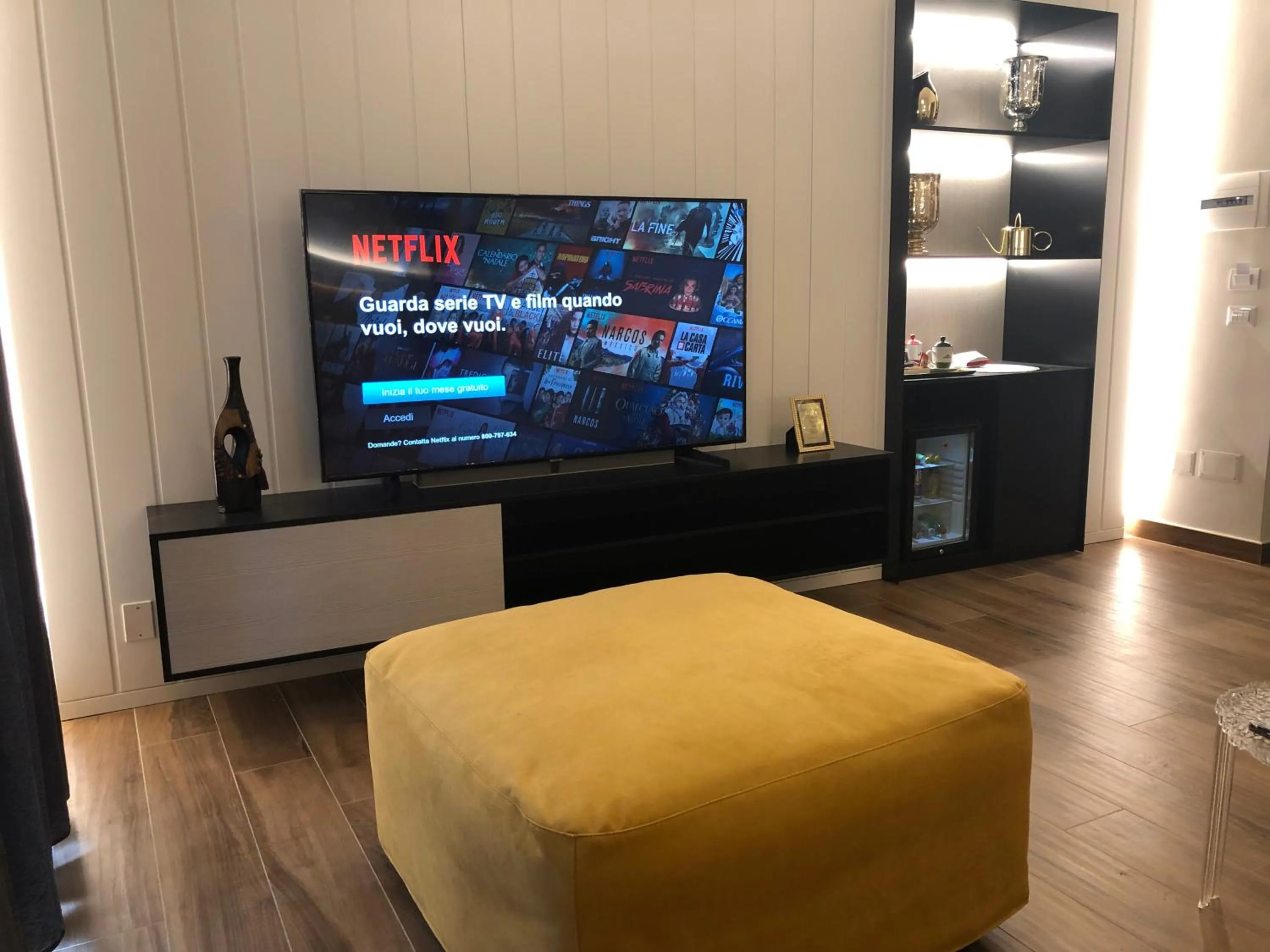 TV and multimedia in Tropicana Room