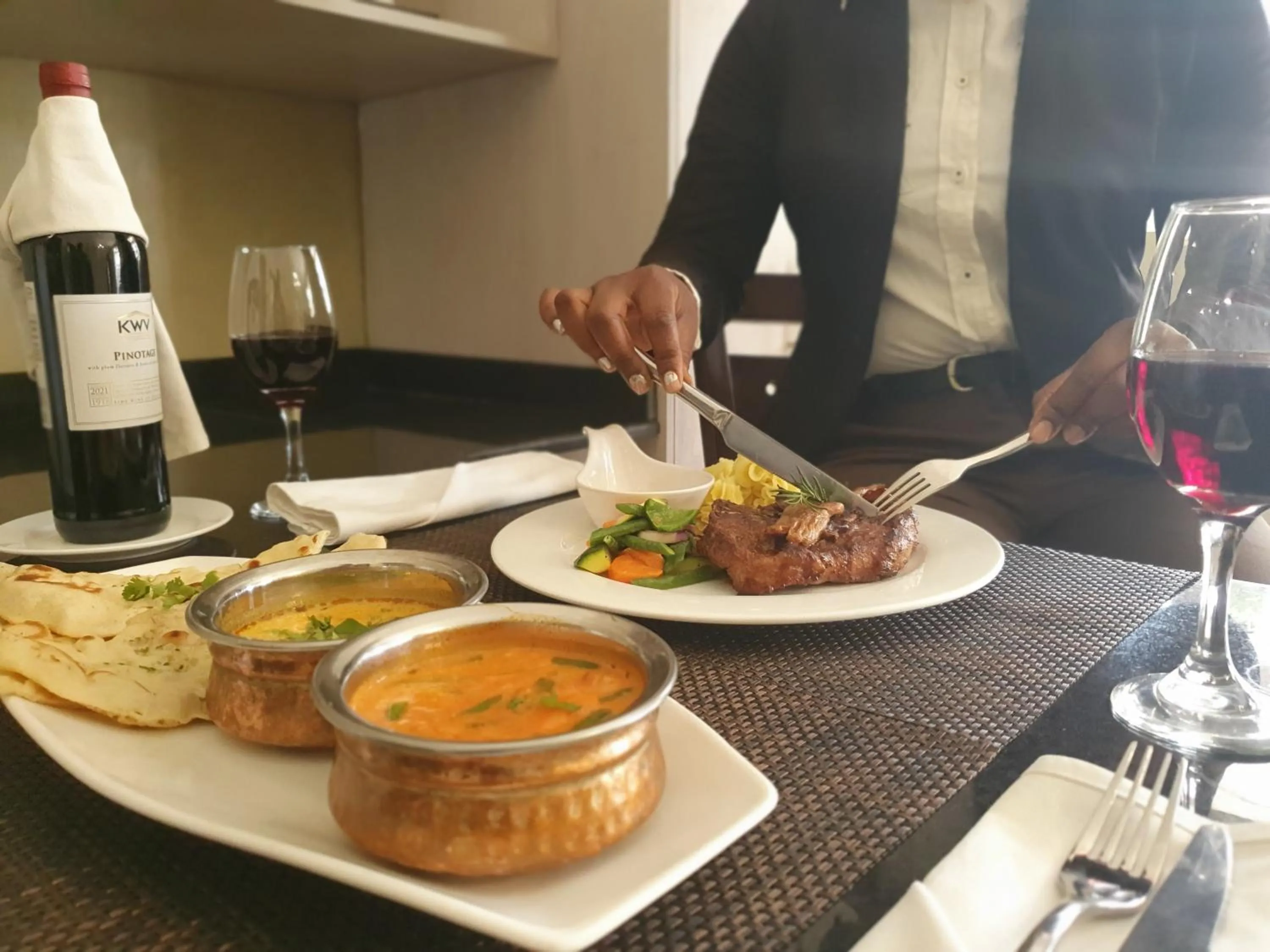 Dining area in Serendib Suites and Conference Center