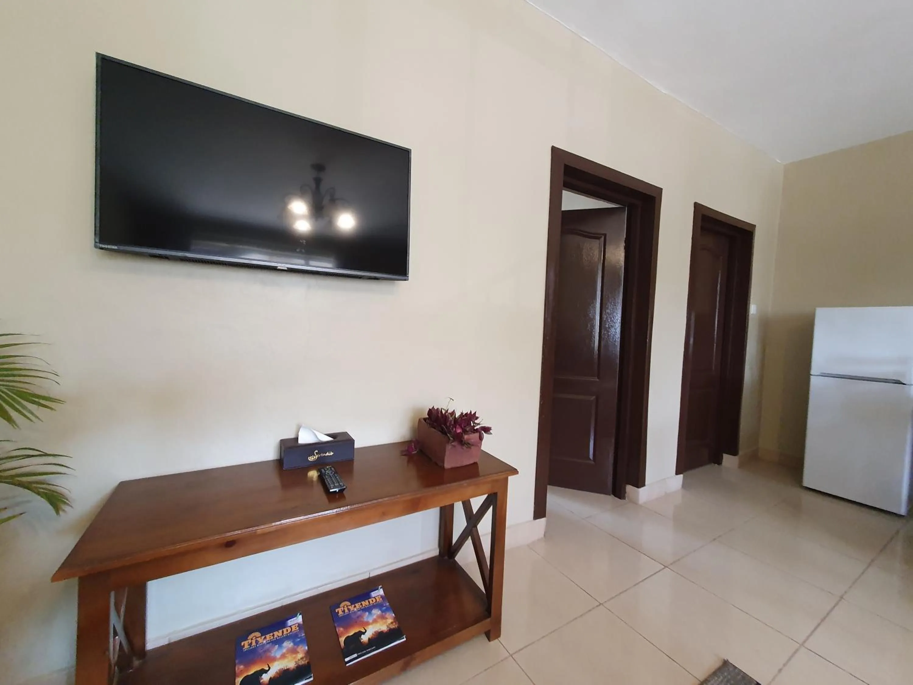 TV and multimedia in Serendib Suites and Conference Center