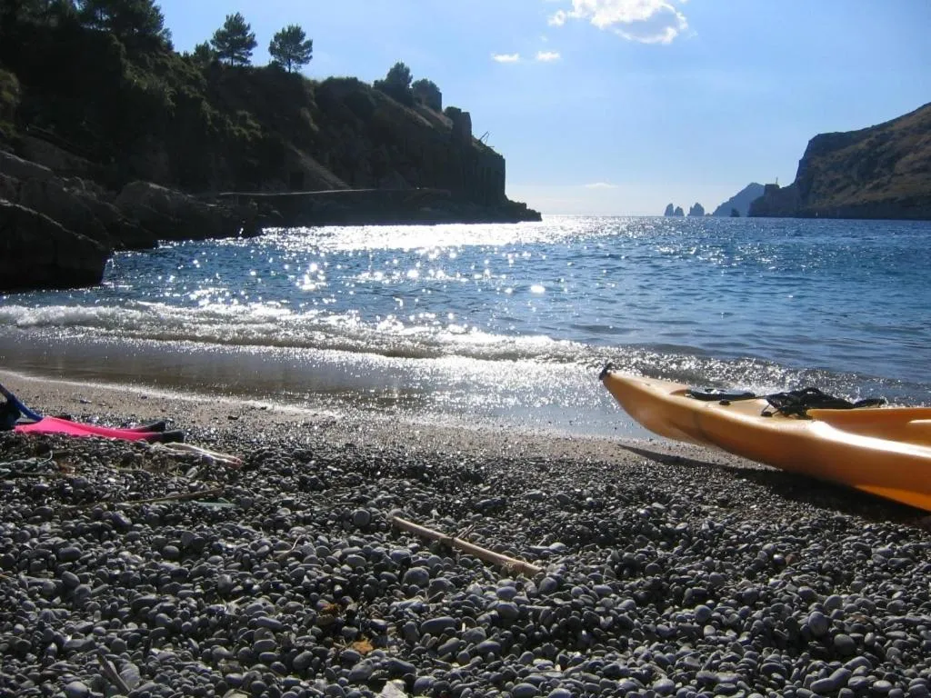 Canoeing in Marina del Cantone Chalet