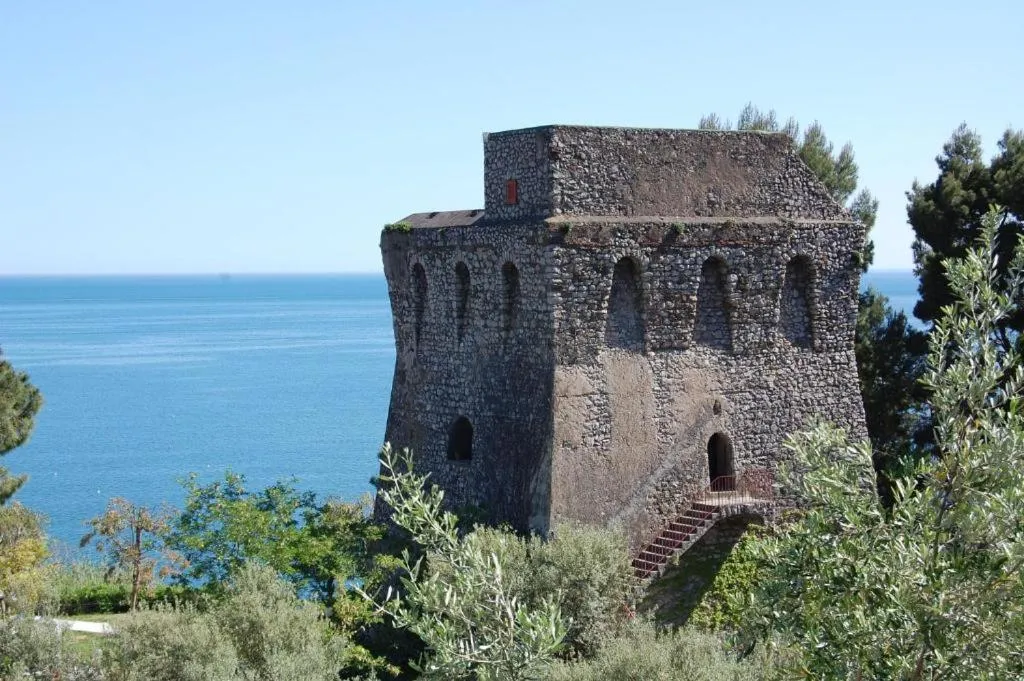 Property building in Marina del Cantone Chalet