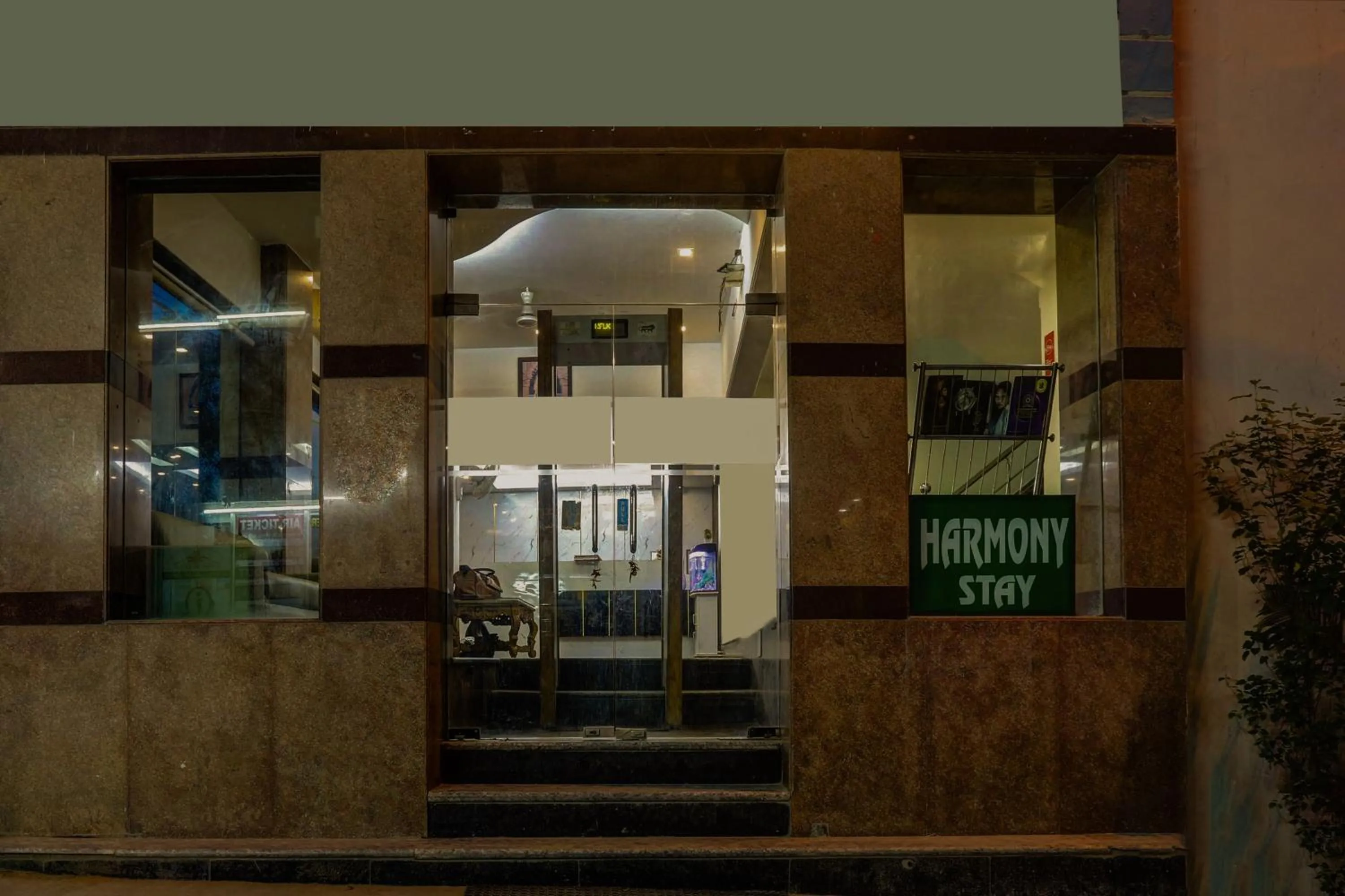 Facade/entrance in Collection O Harmony Stay