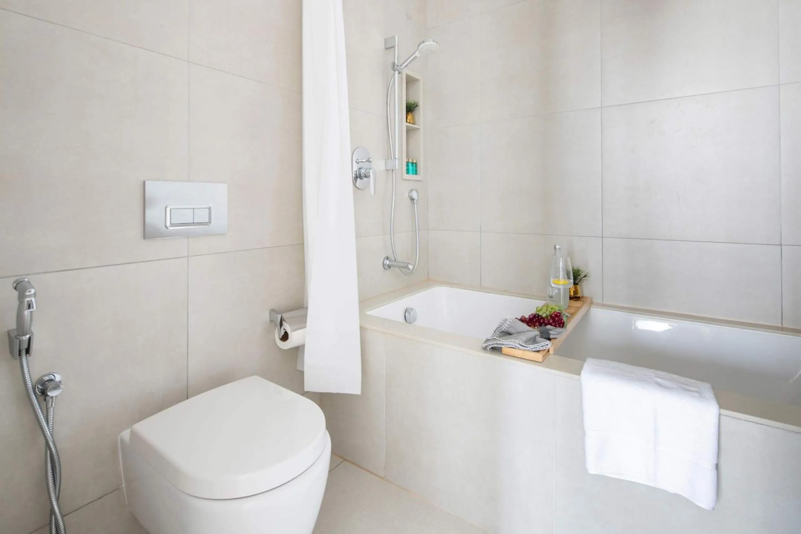 Bathroom in Frank Porter - The Address JBR