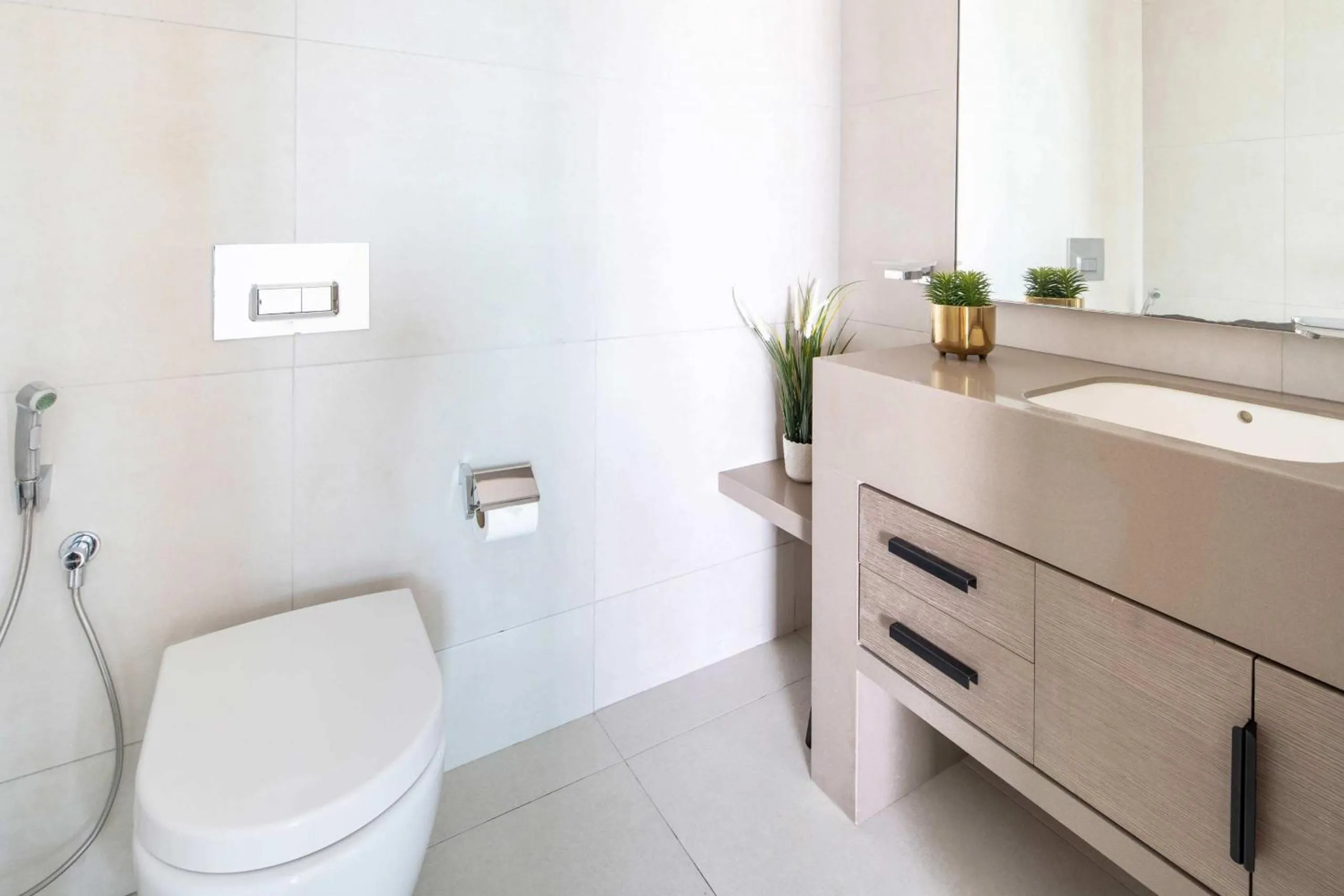 Bathroom in Frank Porter - The Address JBR