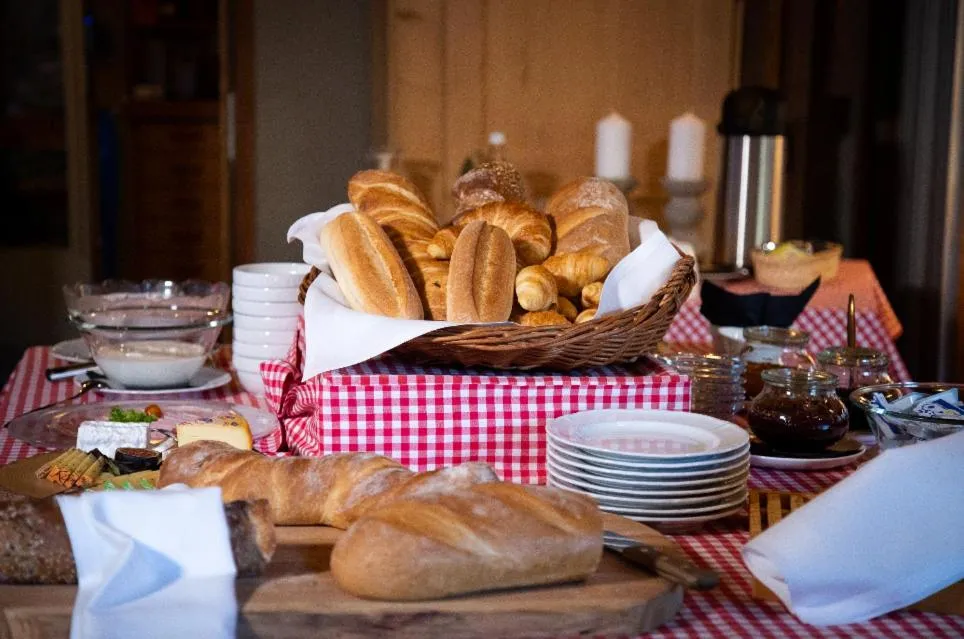 Restaurant/places to eat in Berghotel Obersee