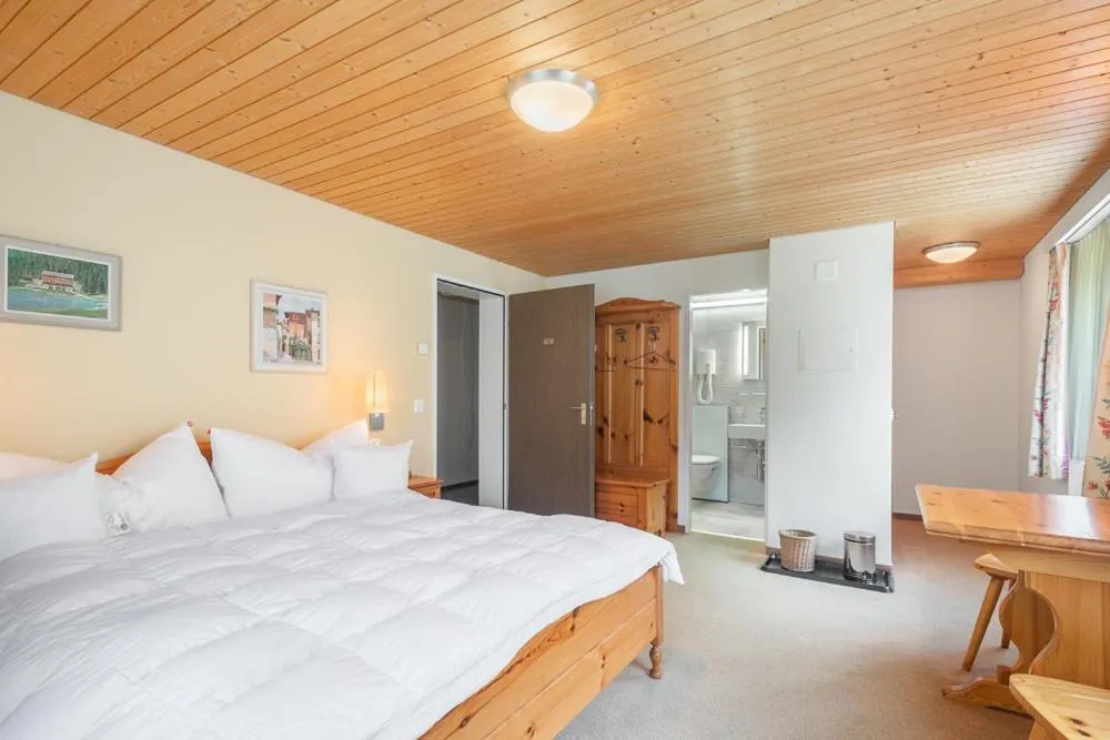 Photo of the whole room in Berghotel Obersee