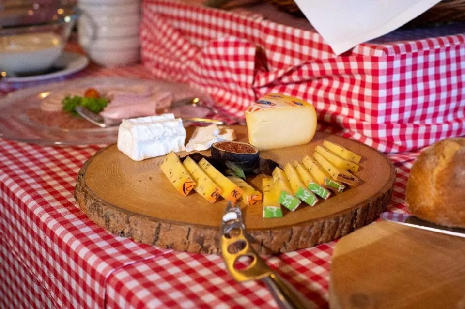 Restaurant/places to eat in Berghotel Obersee