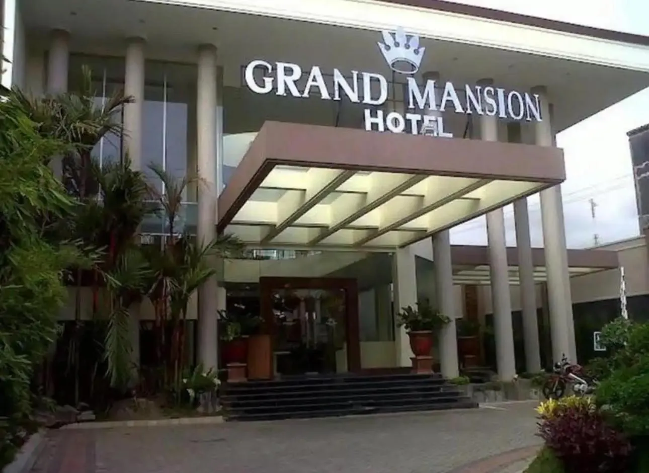 Grand mansion hotel