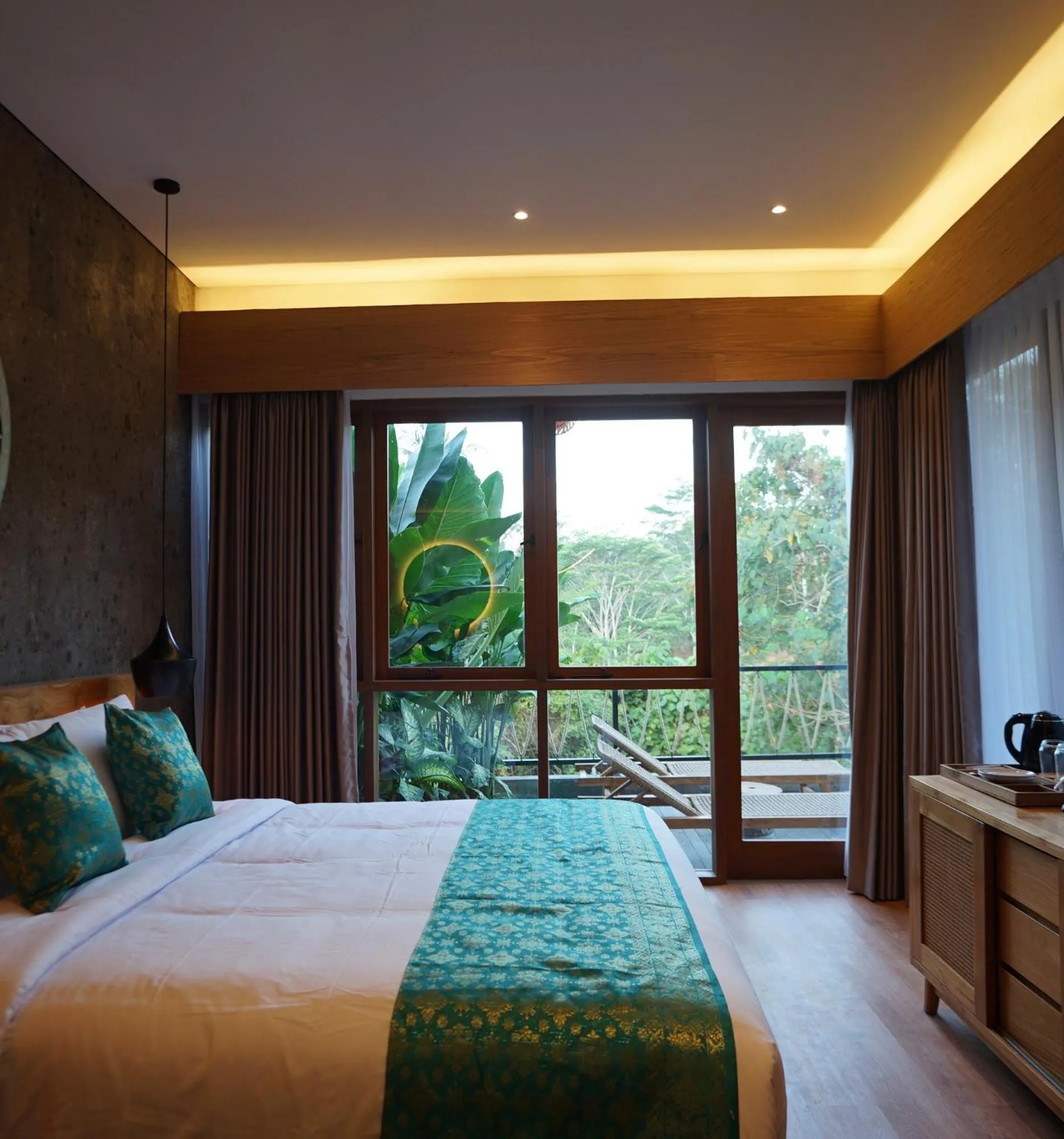 Bed in The Shanti Graha Villas