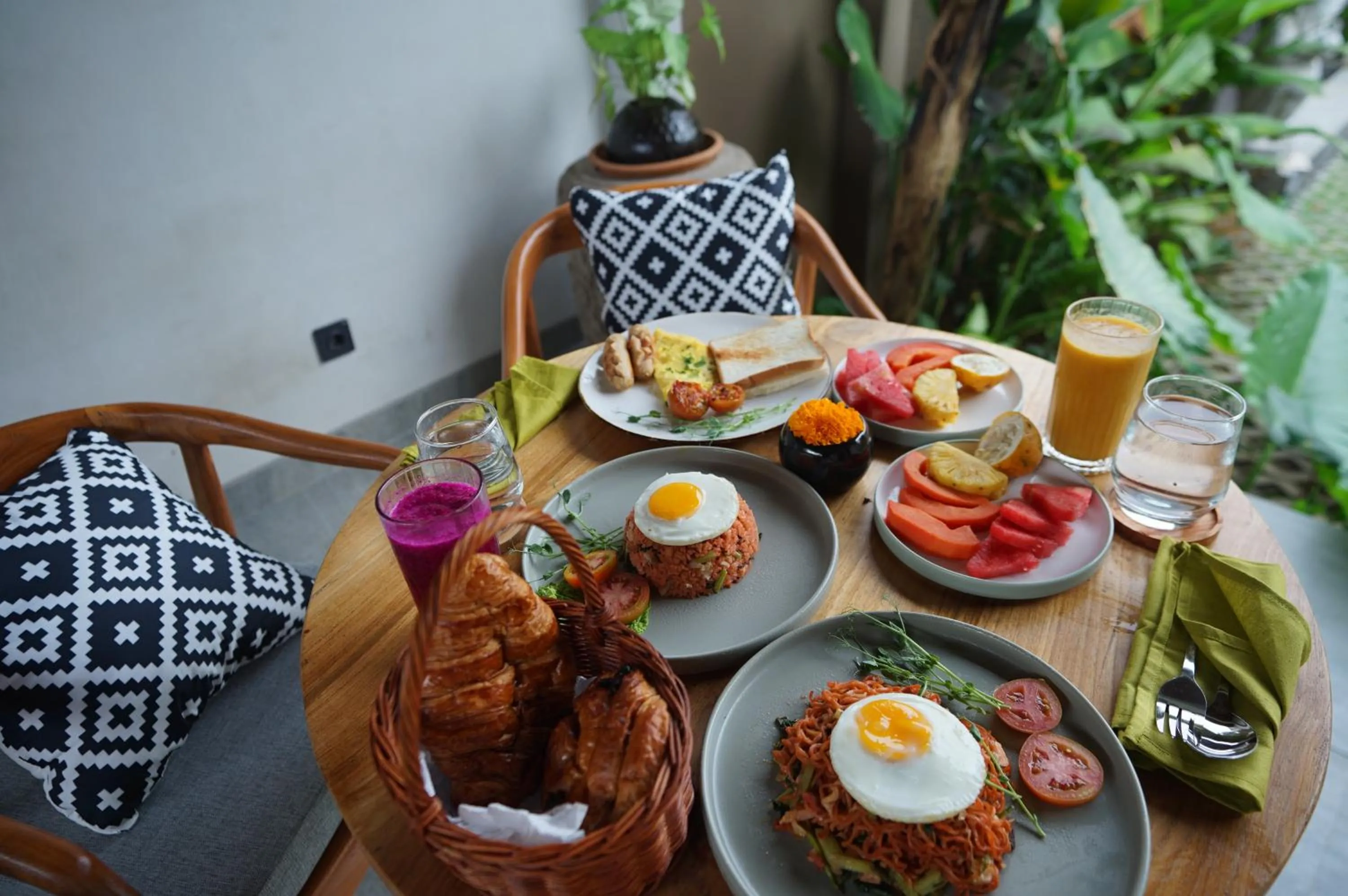 Breakfast in The Shanti Graha Villas