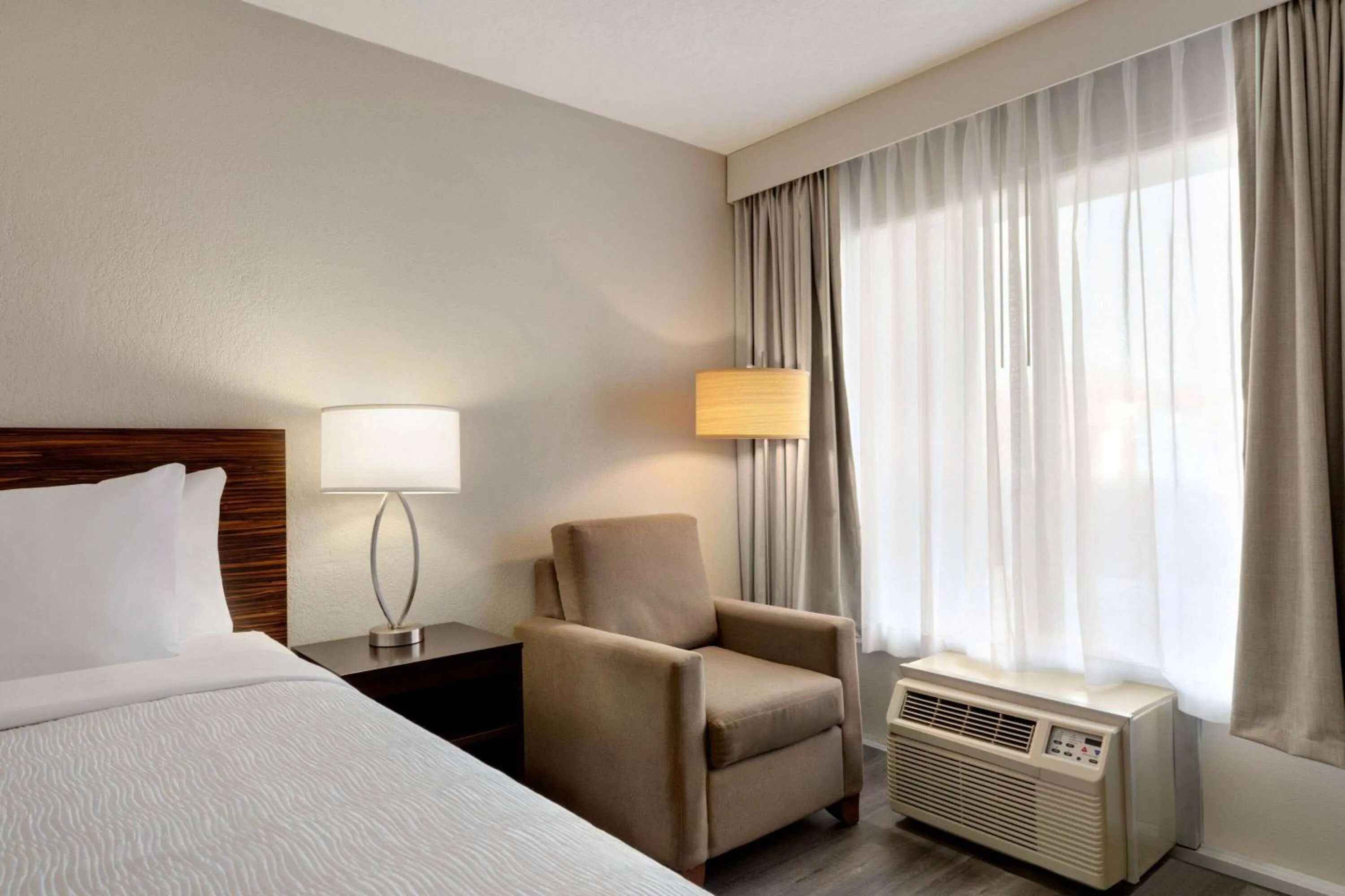 Photo of the whole room, Bed in Baymont by Wyndham Emporia VA