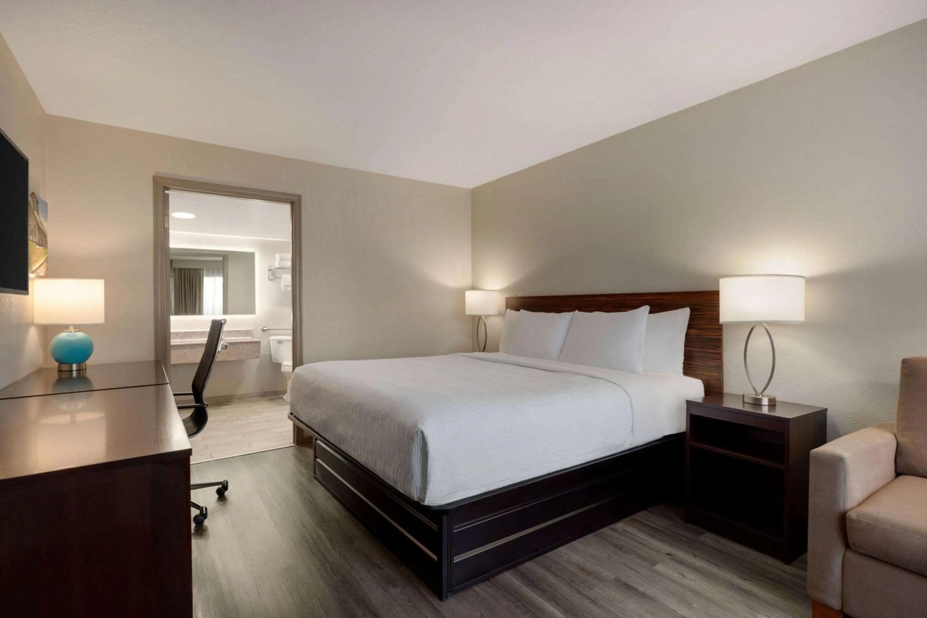 Photo of the whole room, Bed in Baymont by Wyndham Emporia VA