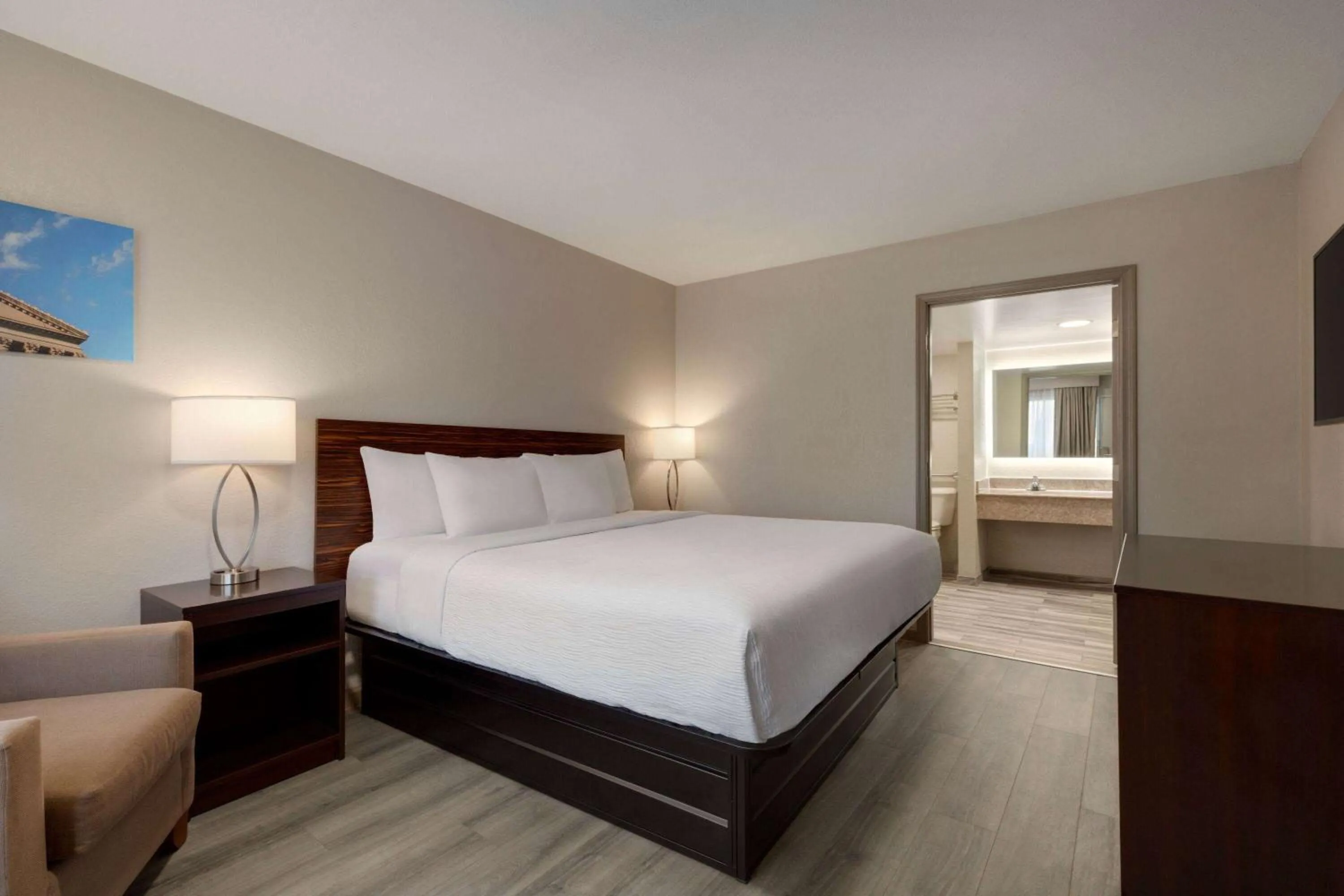 Photo of the whole room, Bed in Baymont by Wyndham Emporia VA