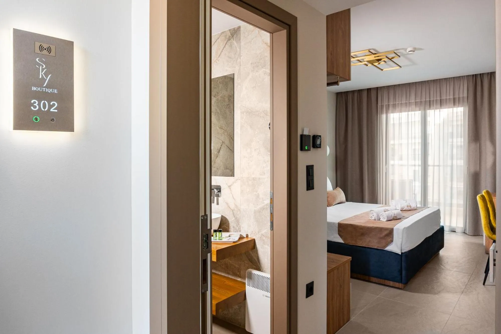 Bed in Sky Boutique Hotel