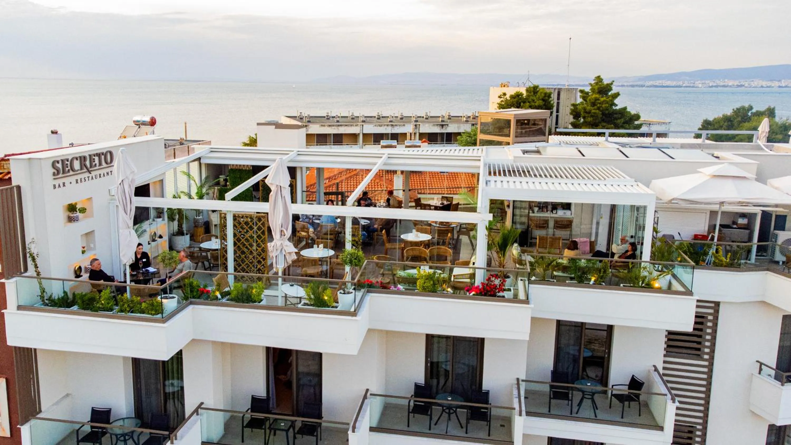 Restaurant/places to eat in Sky Boutique Hotel