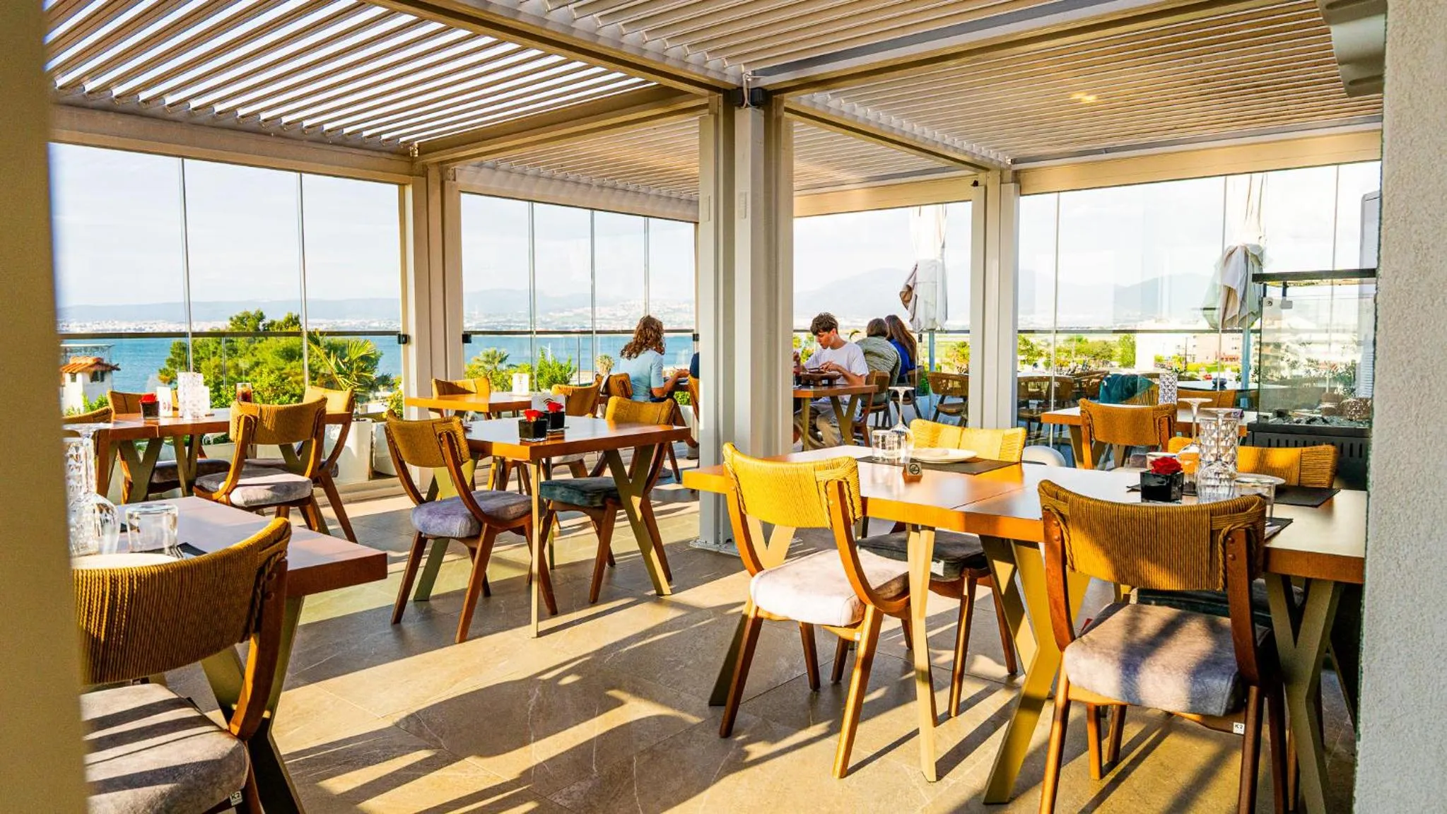 Restaurant/places to eat in Sky Boutique Hotel