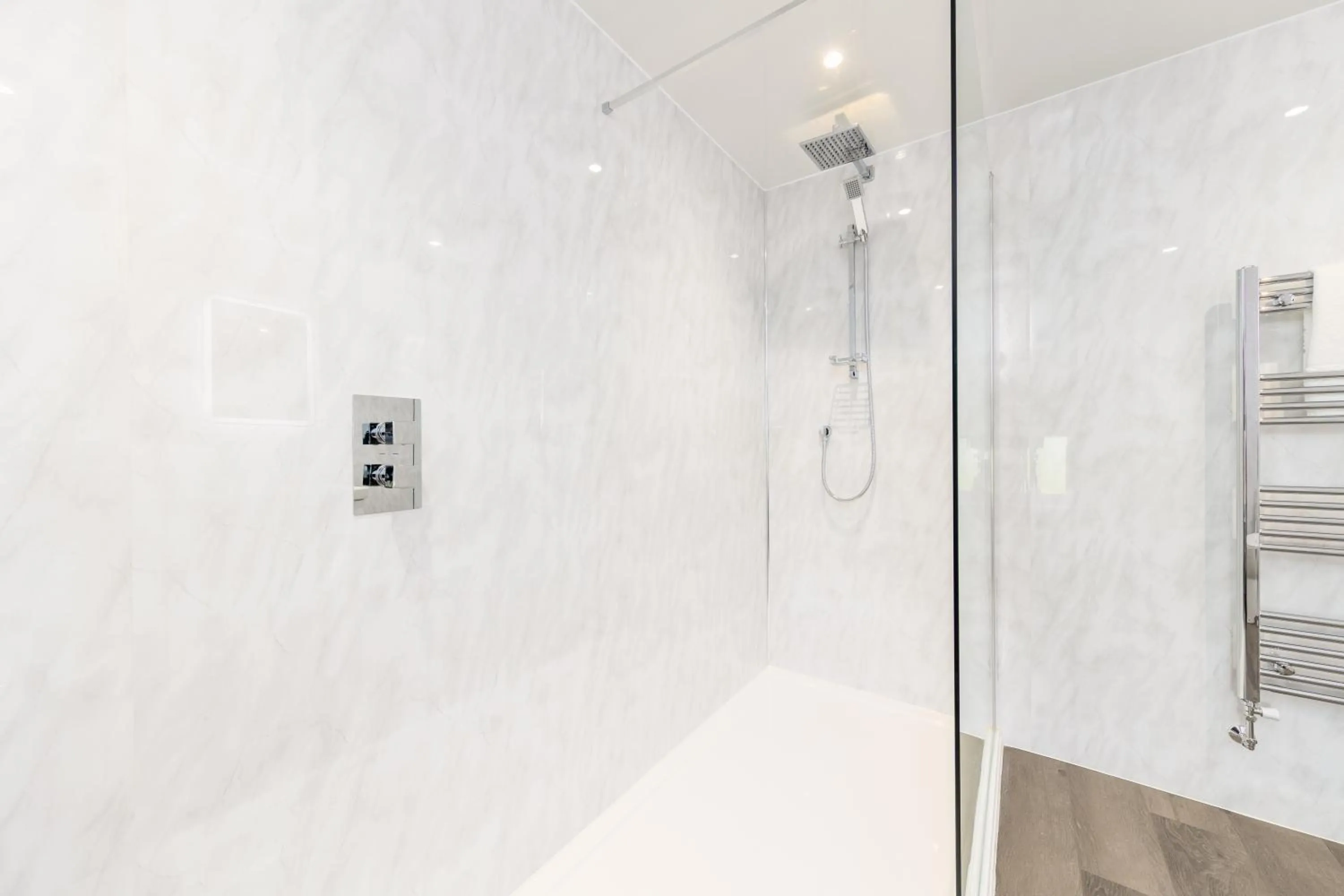 Shower in The Kellbank