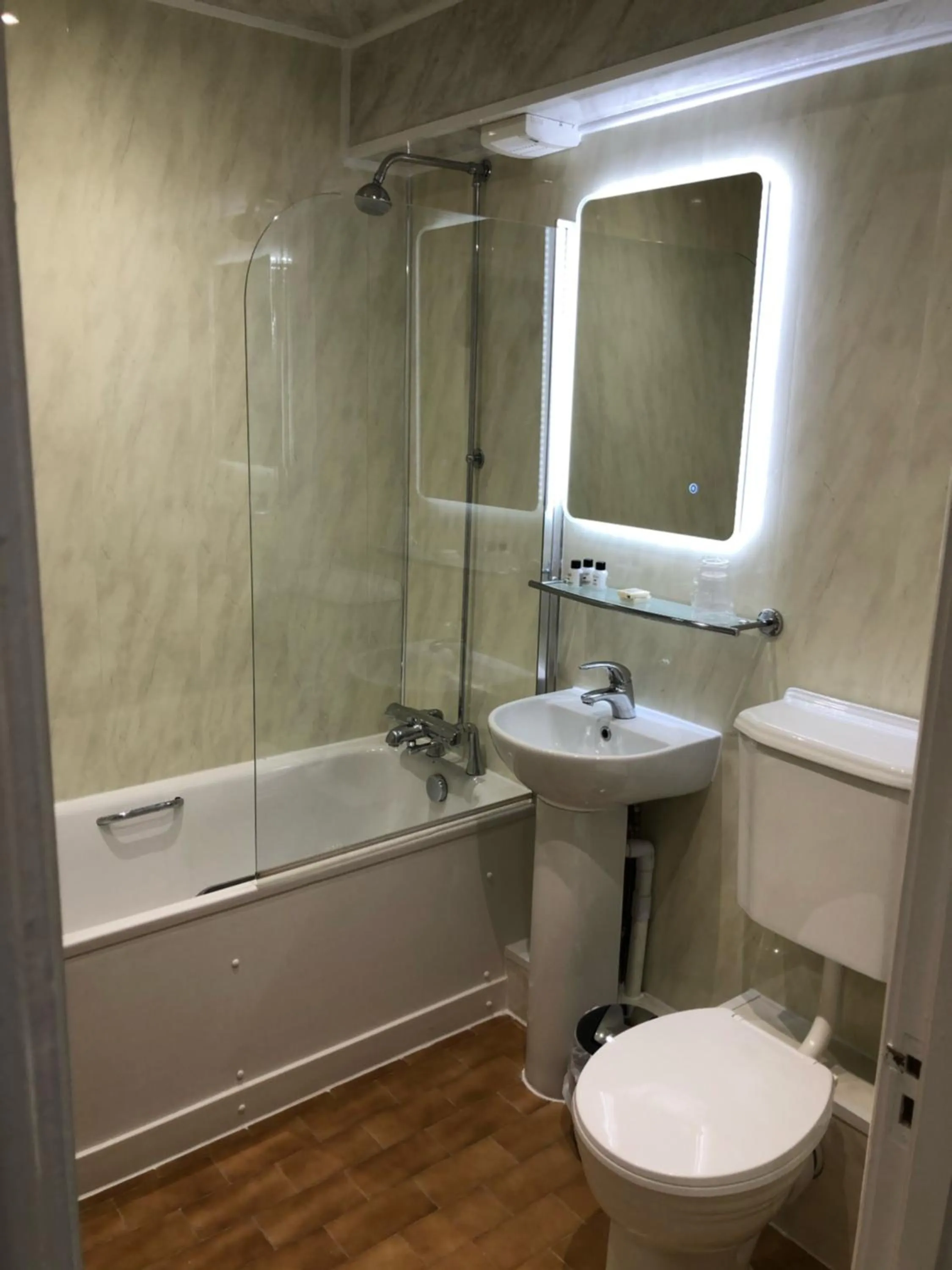 Shower in The Kellbank