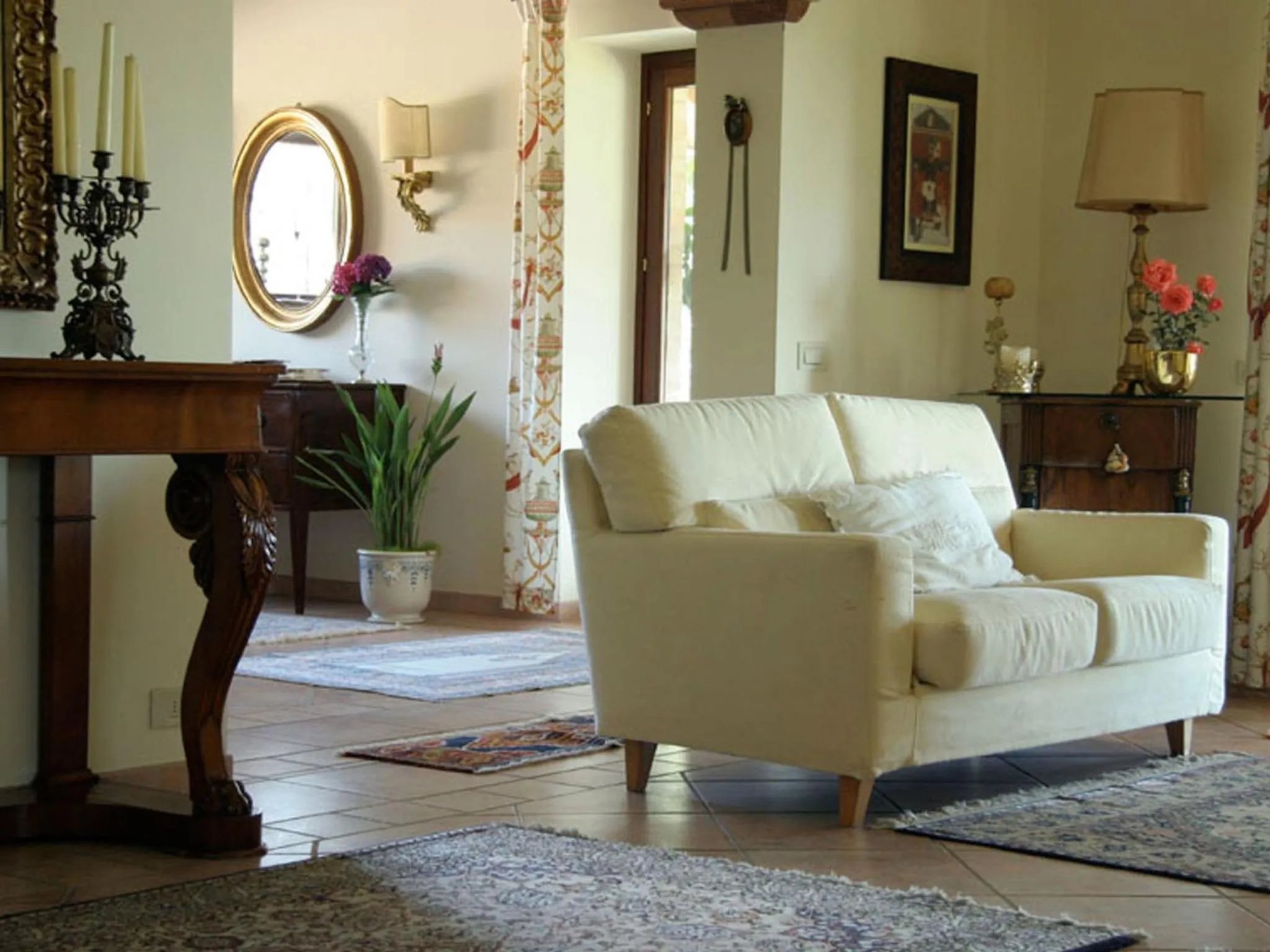 Communal lounge/ TV room in Villarondanella