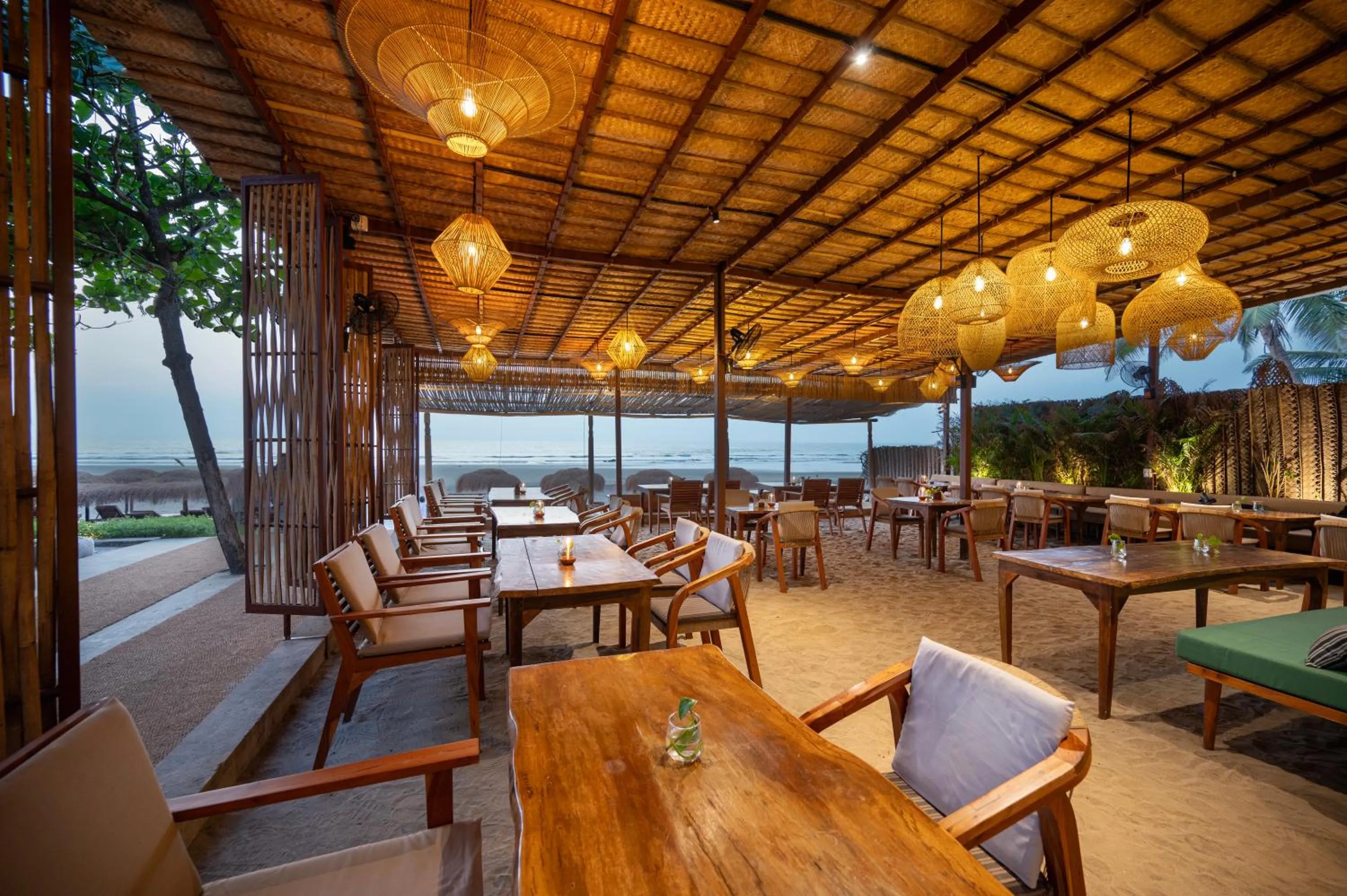 Restaurant/places to eat in Palma Beach Resort