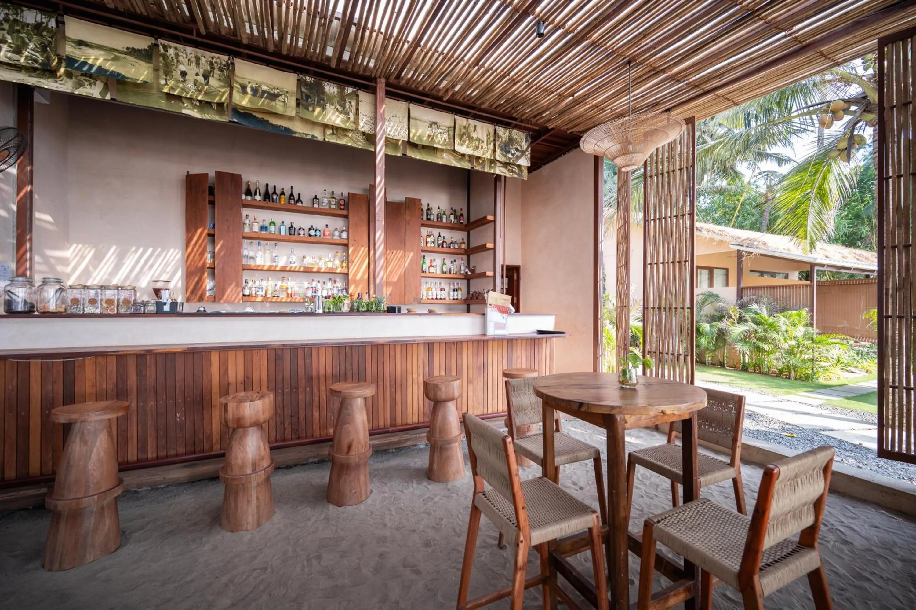 Restaurant/places to eat in Palma Beach Resort