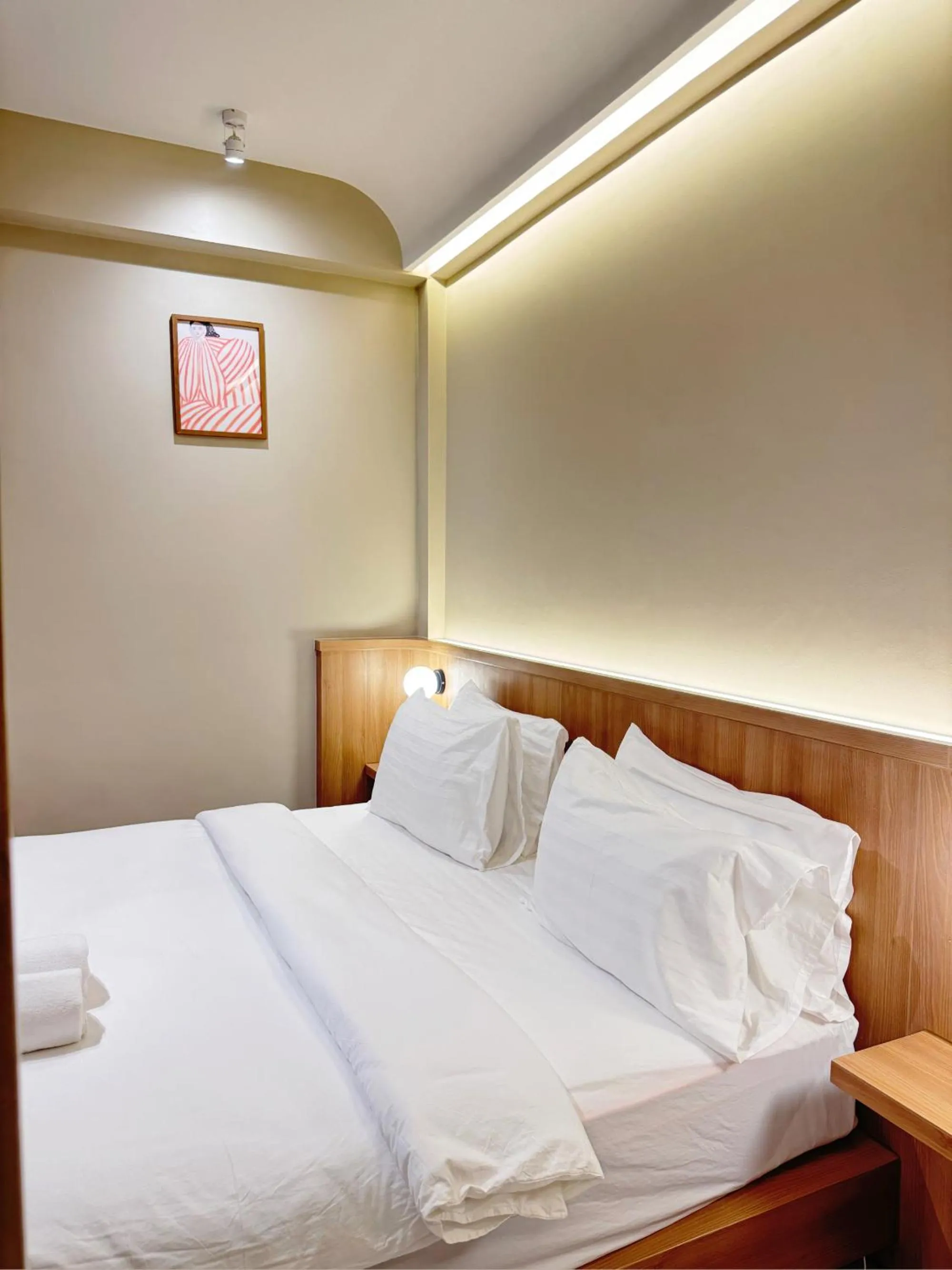 Bedroom, Bed in Urban room samed