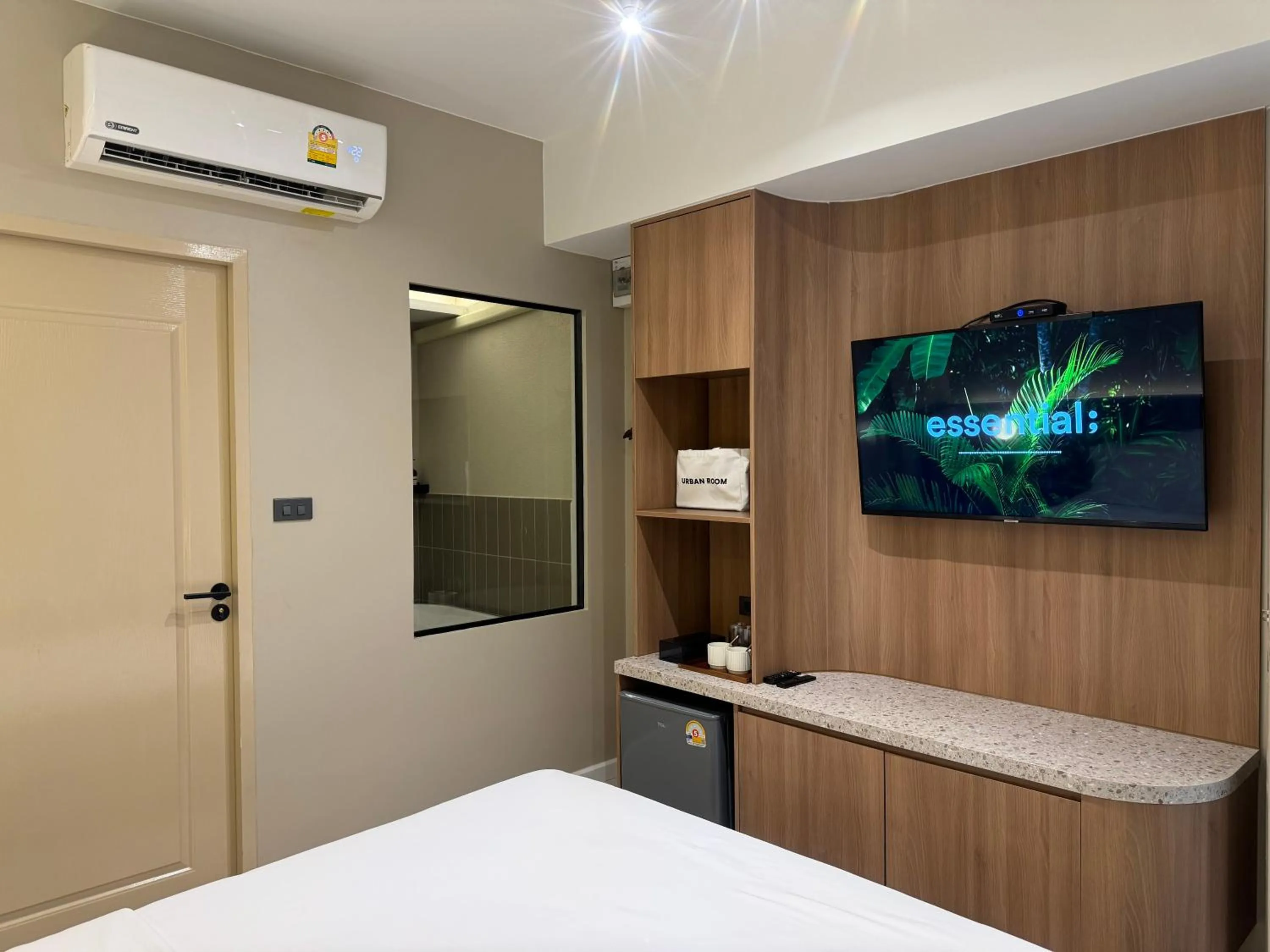 Bed in Urban room samed